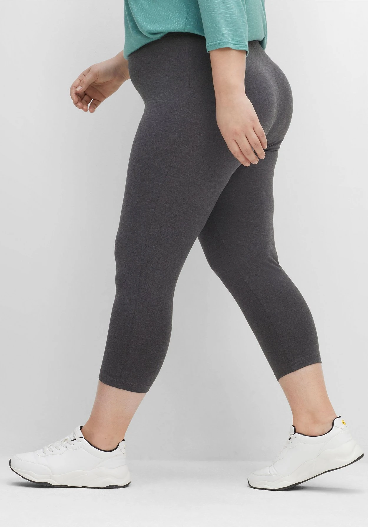 Sheego Leggings In Caprilänge 4 Sheego Leggings In Caprilänge – Bild 2