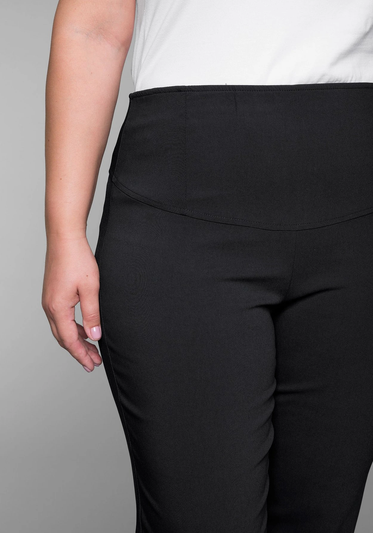 Sheego Gerade Hose In Schlupfform Mit Bodyforming-Effekt 10 Sheego Gerade Hose In Schlupfform Mit Bodyforming-Effekt – Bild 8