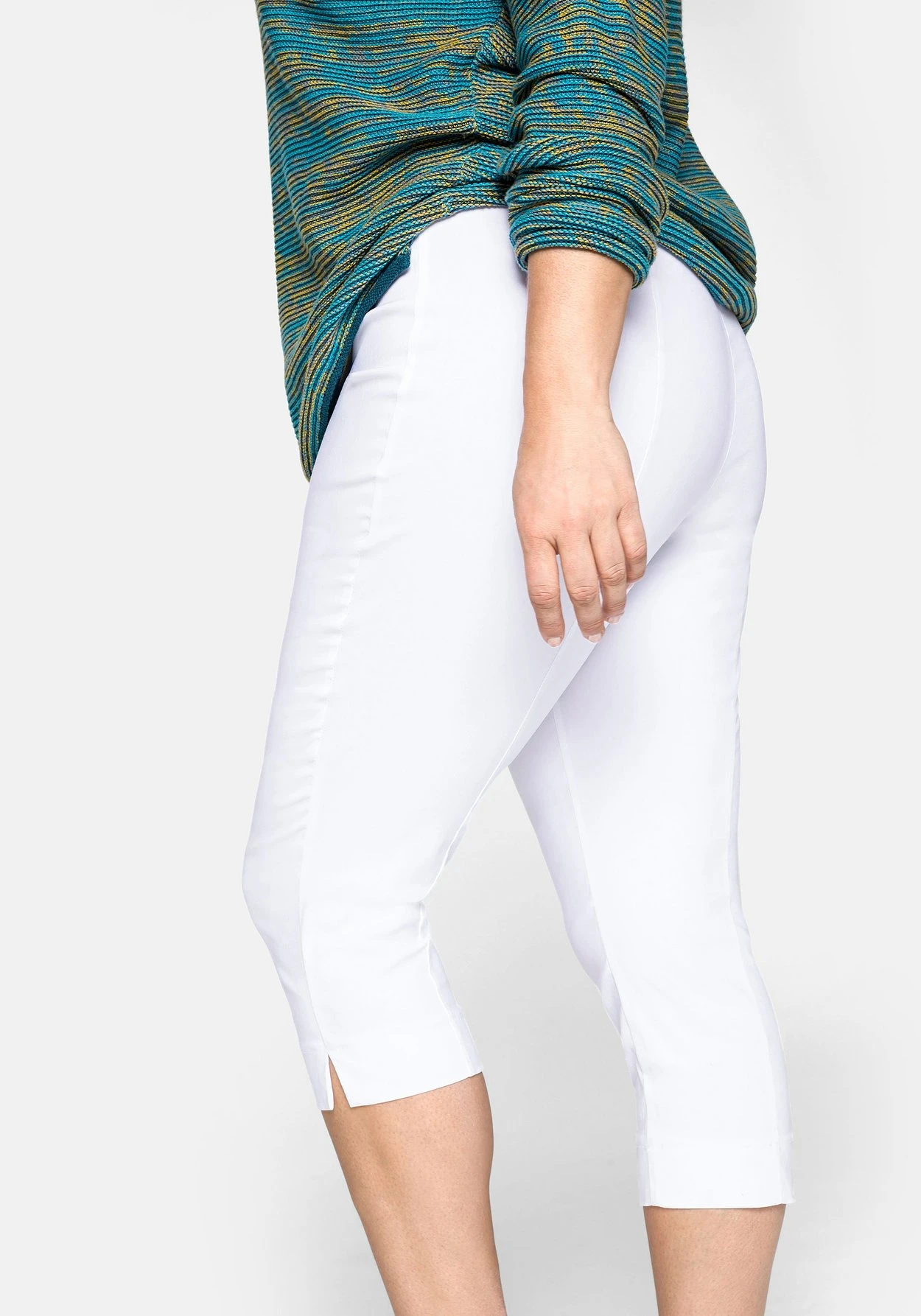 Sheego Bengalin-Hose In Caprilänge Mit Schlupfbund 9 Sheego Bengalin-Hose In Caprilänge Mit Schlupfbund – Bild 7