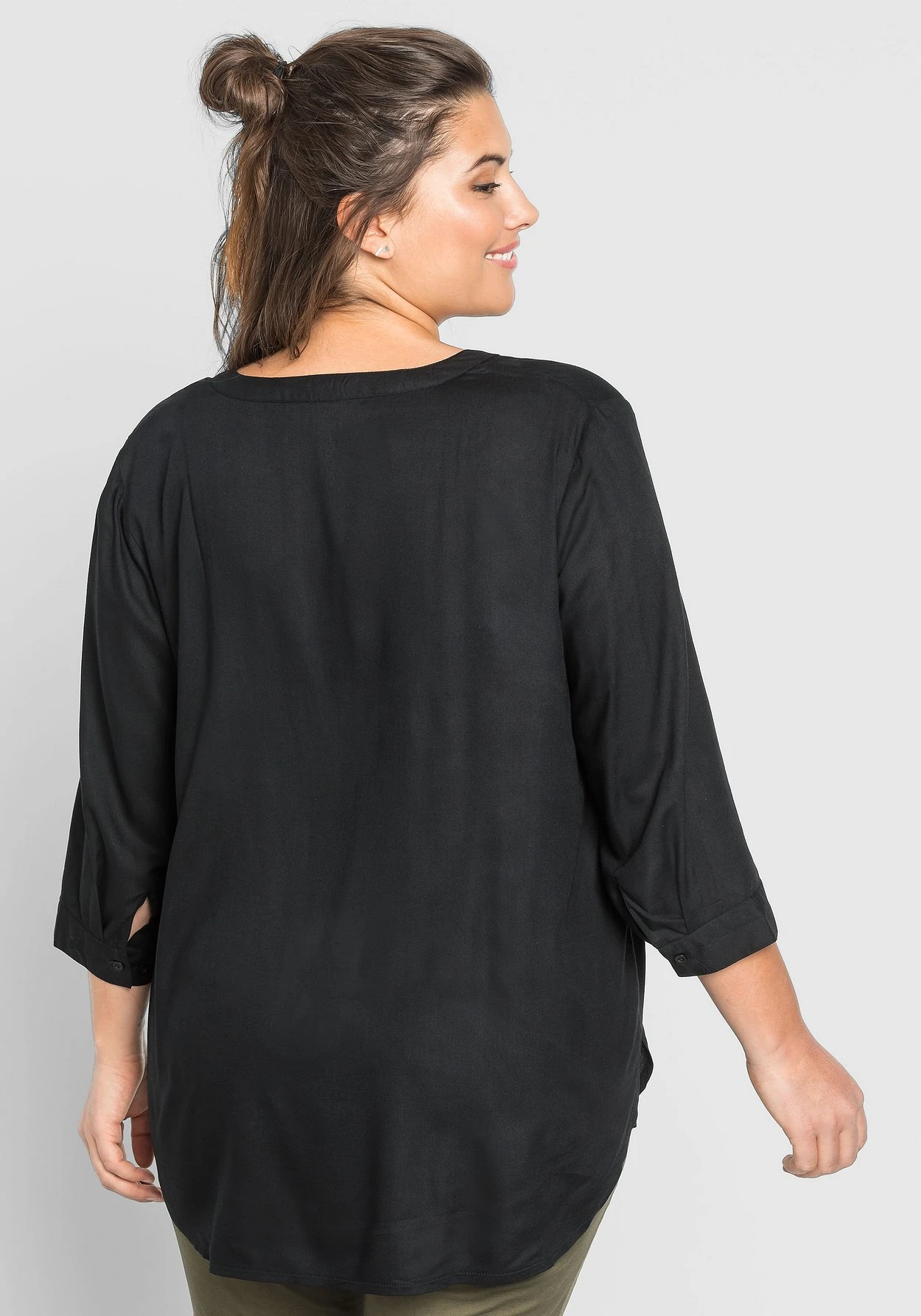 Sheego Tunika Mit 3/4-Arm Und Gerundetem Saum 4 Sheego Tunika Mit 3/4-Arm Und Gerundetem Saum – Bild 2