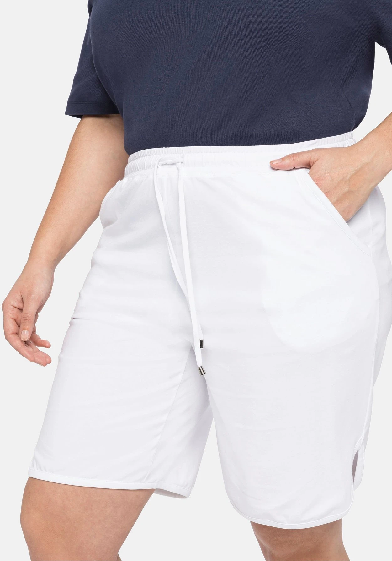 Sheego Jersey-Bermudas Mit Schlupfbund Und Tunnelzug 9 Sheego Jersey-Bermudas Mit Schlupfbund Und Tunnelzug – Bild 7