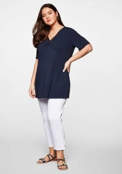 Sheego Longshirt In A-Linie Mit Raffung Am V-Ausschnitt -Sheego Verkaufsgeschäft 13548400018 03CH8 01 SH