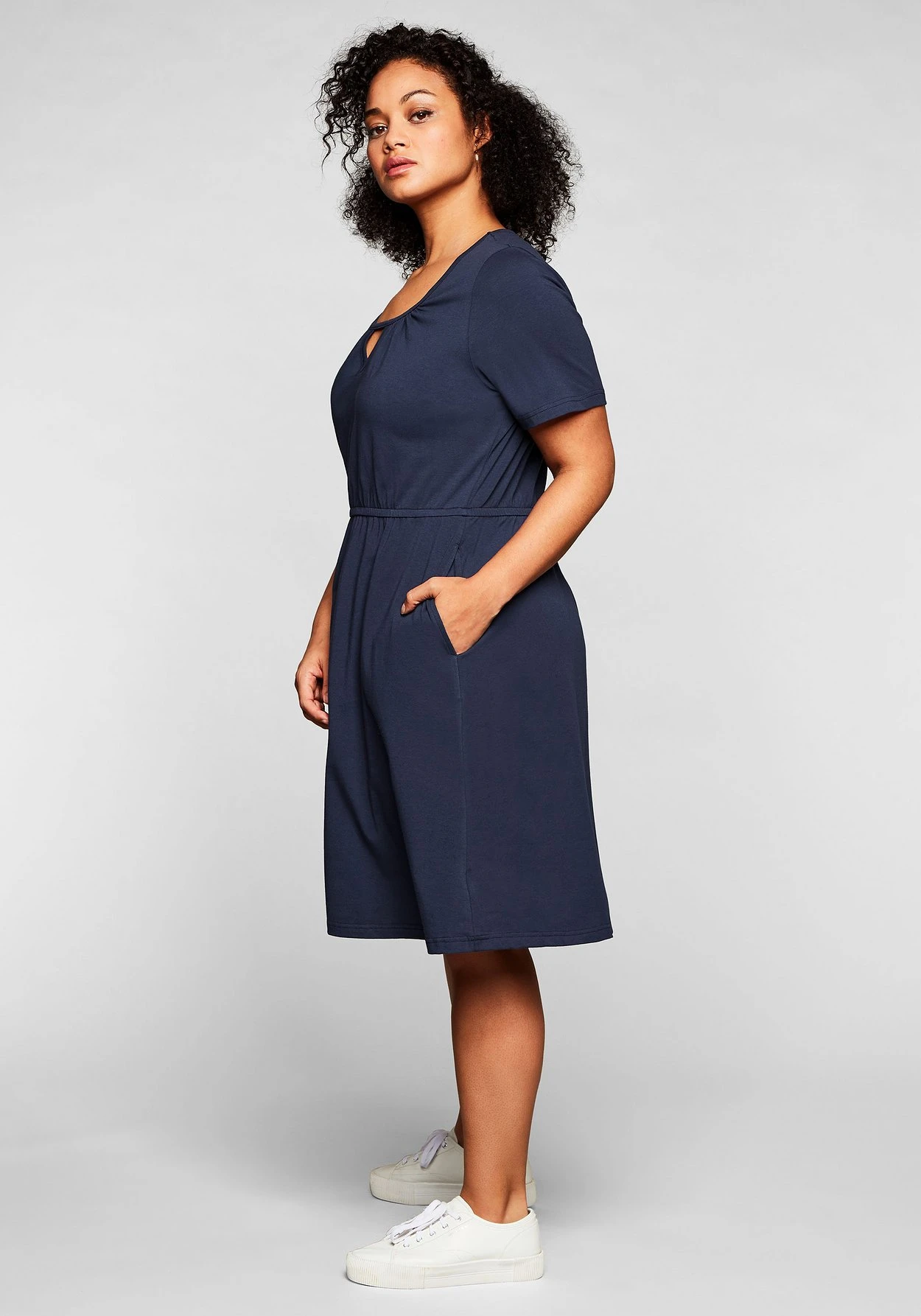 Sheego Jerseykleid Mit Cut-out Am Ausschnitt 4 Sheego Jerseykleid Mit Cut-out Am Ausschnitt – Bild 2