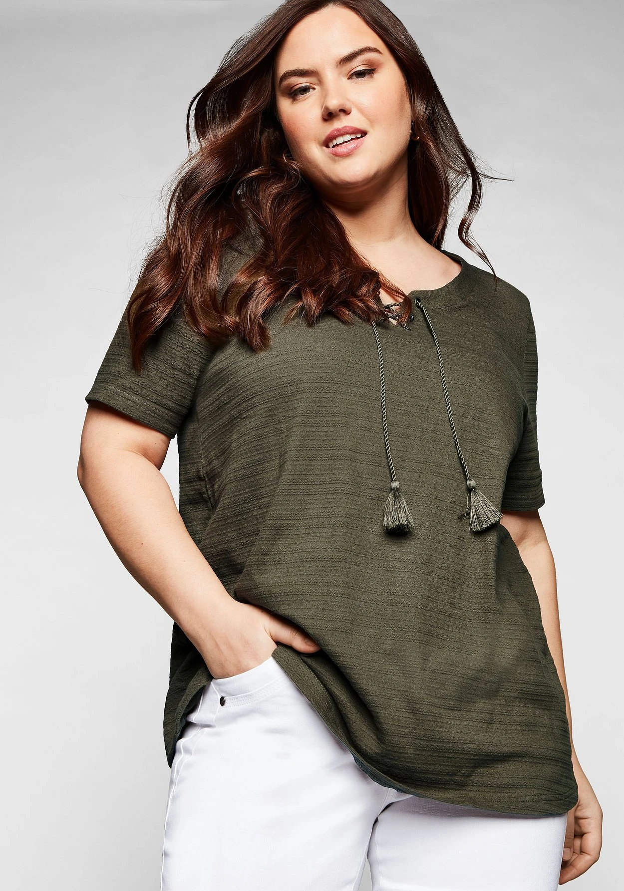 Sheego Shirt In Jacquard-Optik, Mit Bindeband 8 Sheego Shirt In Jacquard-Optik, Mit Bindeband – Bild 6