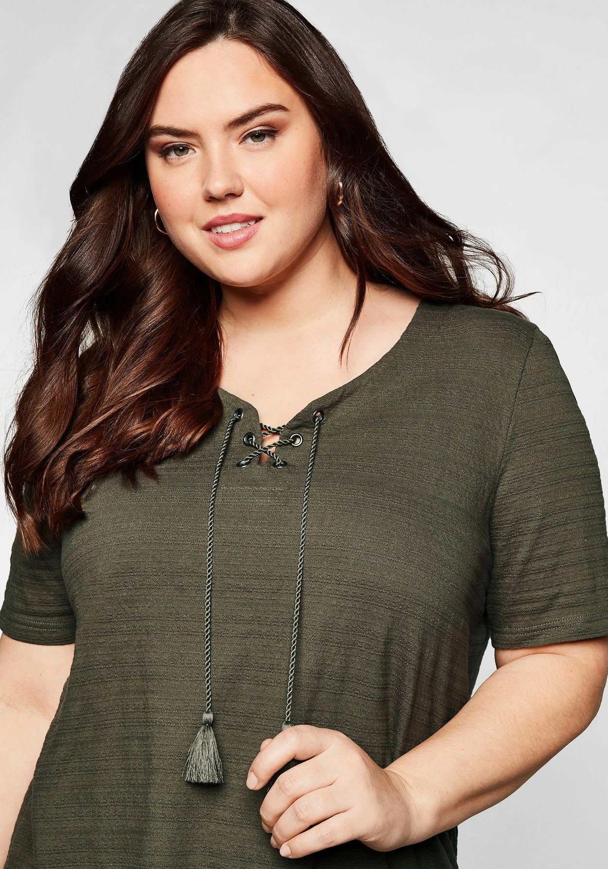 Sheego Shirt In Jacquard-Optik, Mit Bindeband 7 Sheego Shirt In Jacquard-Optik, Mit Bindeband – Bild 5