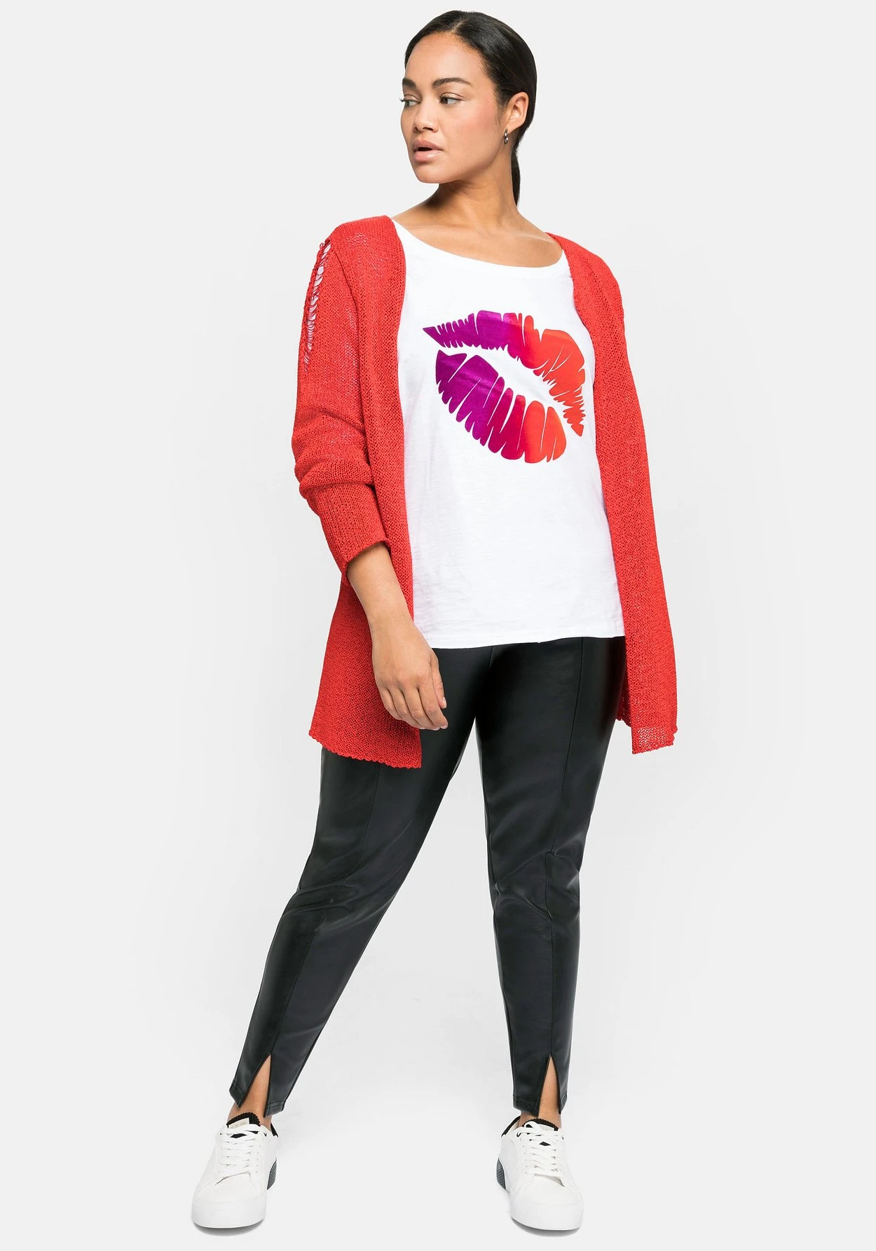 Sheego Leggings In Lederoptik, Mit Schlitz Am Saum 7 Sheego Leggings In Lederoptik, Mit Schlitz Am Saum – Bild 5