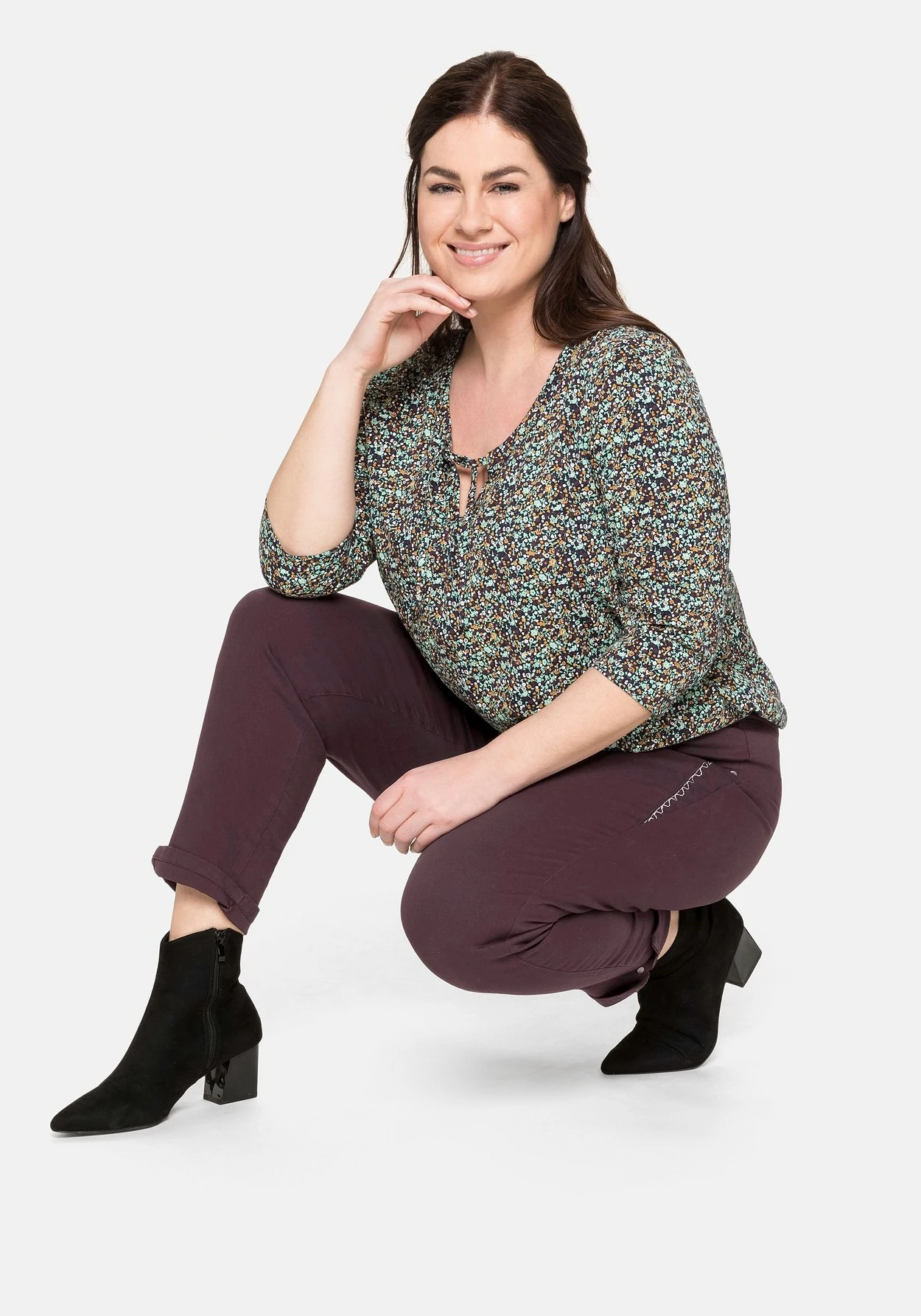 Sheego Schmale Hose Aus Stretch-Twill, In Ankle-Länge 10 Sheego Schmale Hose Aus Stretch-Twill, In Ankle-Länge – Bild 8