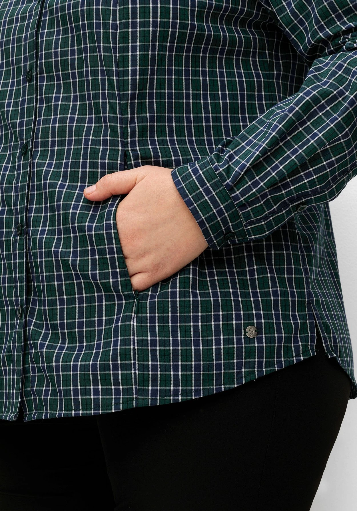 Sheego Karierte Wanderbluse Mit Taschen 8 Sheego Karierte Wanderbluse Mit Taschen – Bild 6