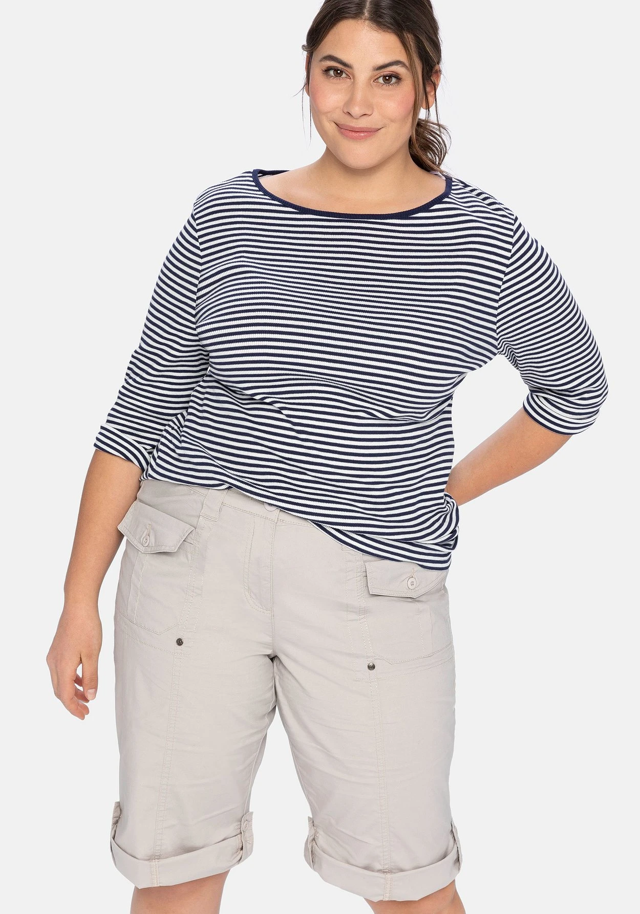 Sheego Stretch-Bermudas Mit Aufgesetzten Taschen Und Patten 10 Sheego Stretch-Bermudas Mit Aufgesetzten Taschen Und Patten – Bild 8