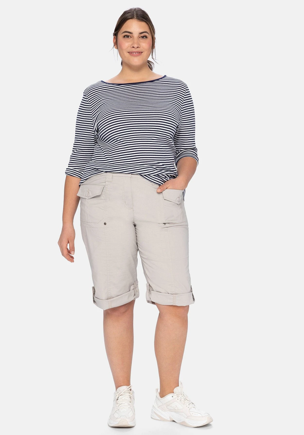 Sheego Stretch-Bermudas Mit Aufgesetzten Taschen Und Patten 7 Sheego Stretch-Bermudas Mit Aufgesetzten Taschen Und Patten – Bild 5