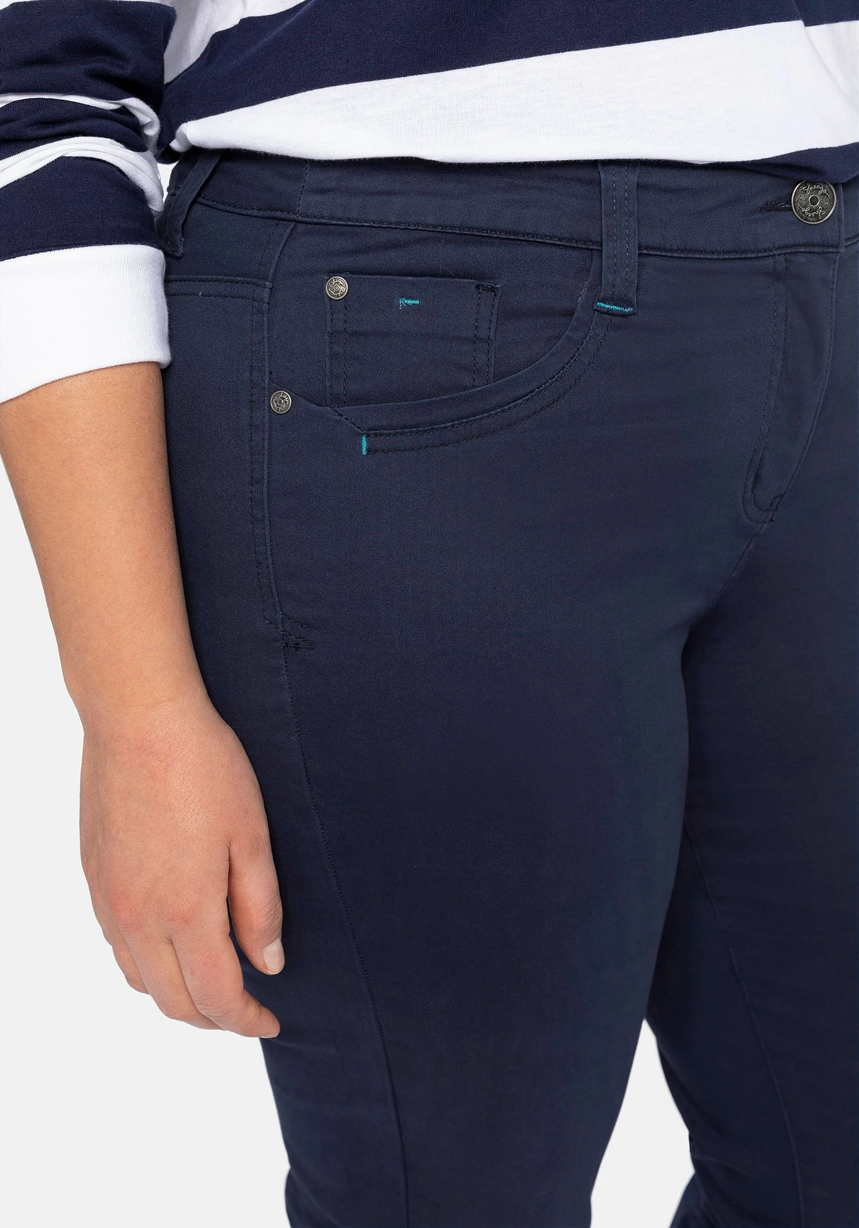 Sheego Schmale Stretchhose In Twill-Qualität 9 Sheego Schmale Stretchhose In Twill-Qualität – Bild 7