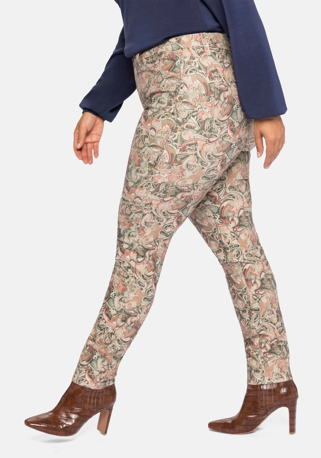 Sheego Schmale Wendehose, Uni Und Mit Druck 4 Sheego Schmale Wendehose, Uni Und Mit Druck – Bild 2