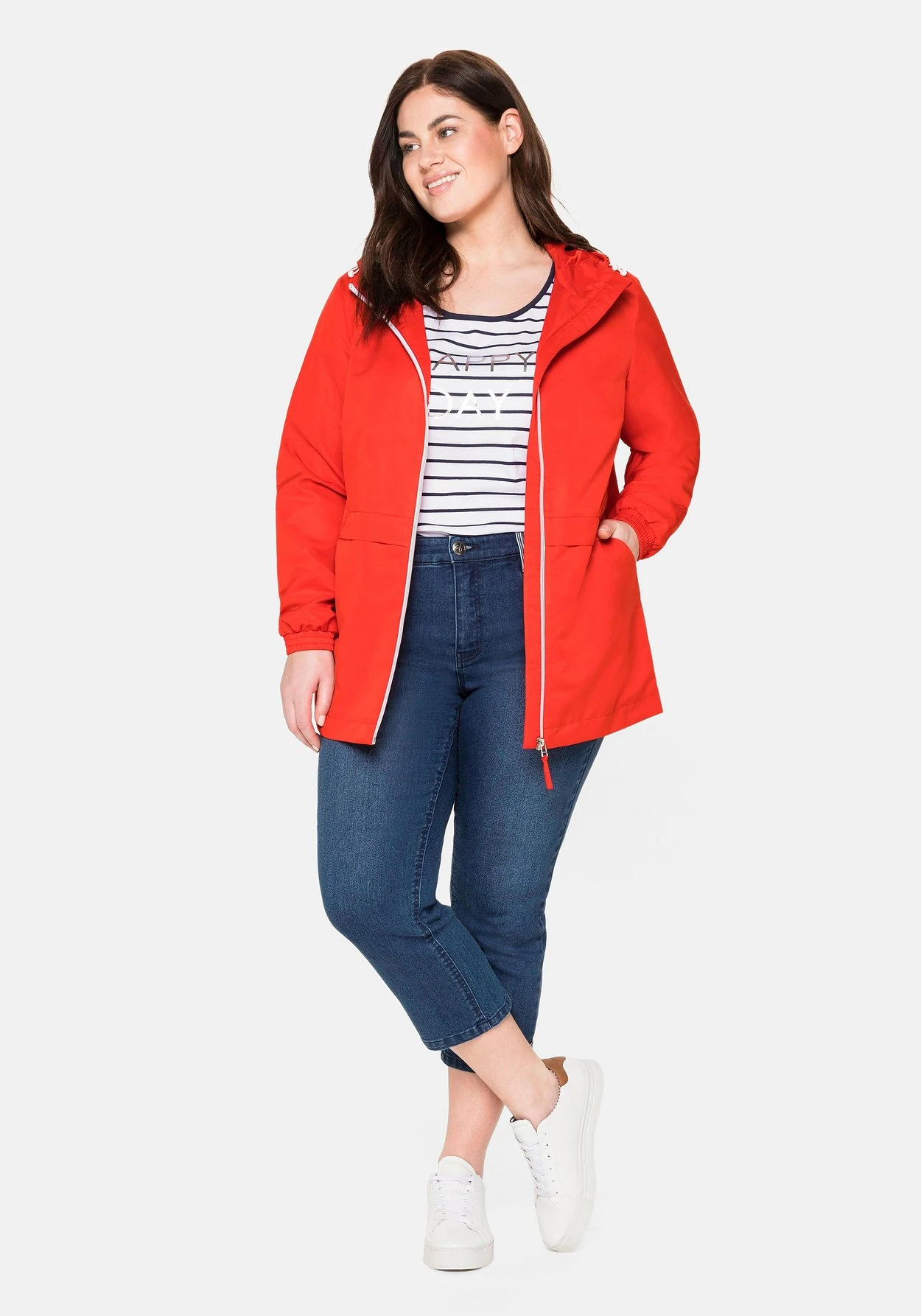 Sheego Übergangsjacke Aus Microfaser, Mit Kapuze 6 Sheego Übergangsjacke Aus Microfaser, Mit Kapuze – Bild 4