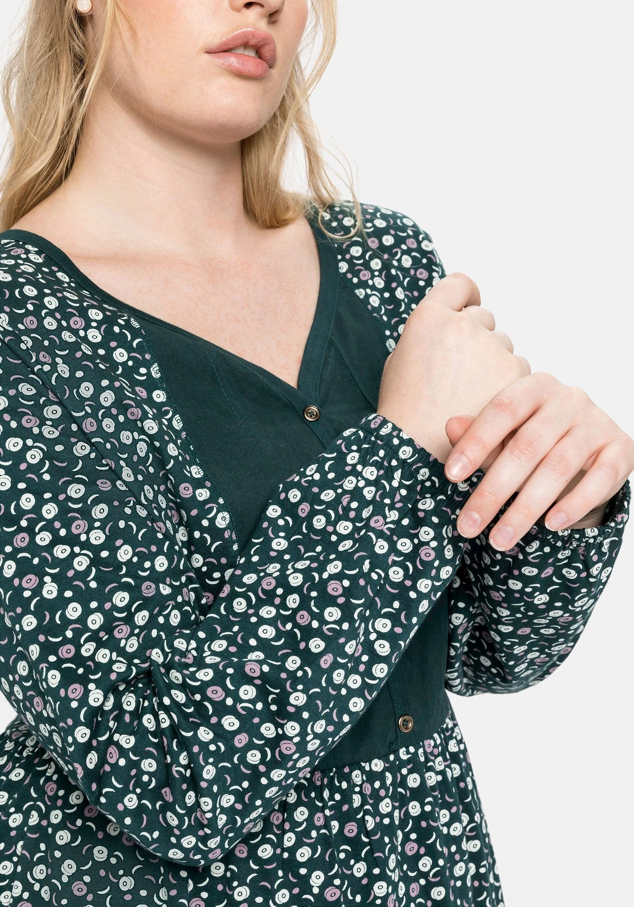 Sheego Jerseykleid Mit Bluseneinsatz Vorn, In Kniefreier Länge 8 Sheego Jerseykleid Mit Bluseneinsatz Vorn, In Kniefreier Länge – Bild 6