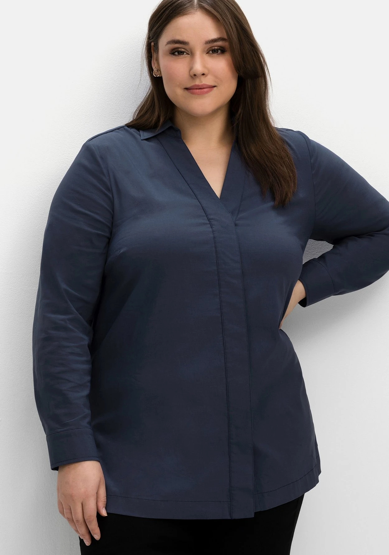 Sheego Hemdbluse Mit Verdeckter Knopfleiste 8 Sheego Hemdbluse Mit Verdeckter Knopfleiste – Bild 6