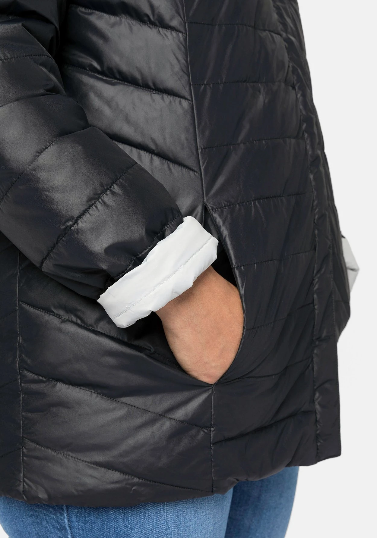 Sheego Wendejacke Mit Kapuze, Beidseitig Tragbar 8 Sheego Wendejacke Mit Kapuze, Beidseitig Tragbar – Bild 6