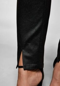 Sheego Schmale Hose Mit Glitzerdruck-Beschichtung 16 Sheego Schmale Hose Mit Glitzerdruck-Beschichtung -Sheego Verkaufsgeschäft 14104400289 045SH 00 SH