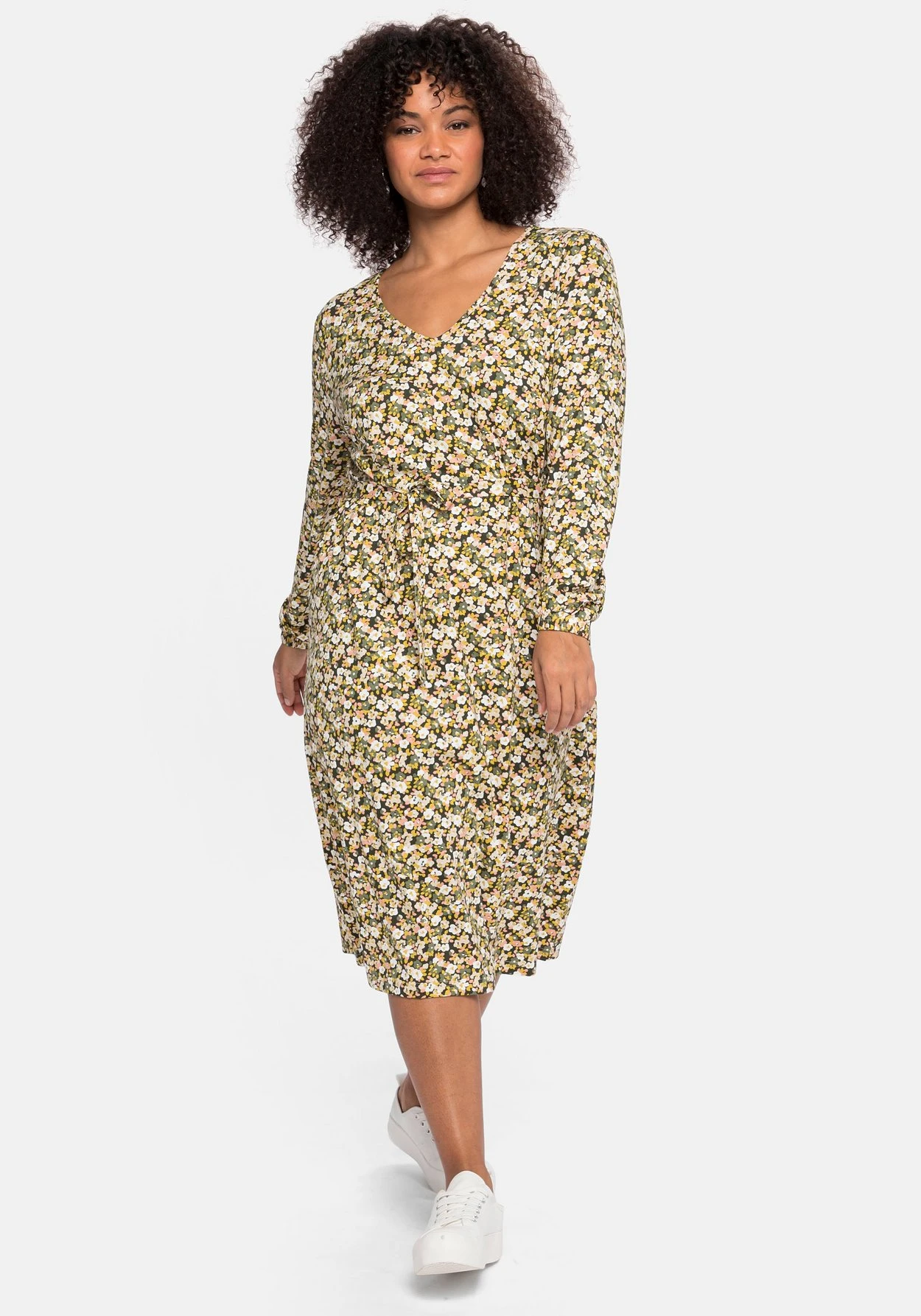 Sheego Jerseykleid Mit Millefleurs-Druck Und V-Ausschnitt 6 Sheego Jerseykleid Mit Millefleurs-Druck Und V-Ausschnitt – Bild 4