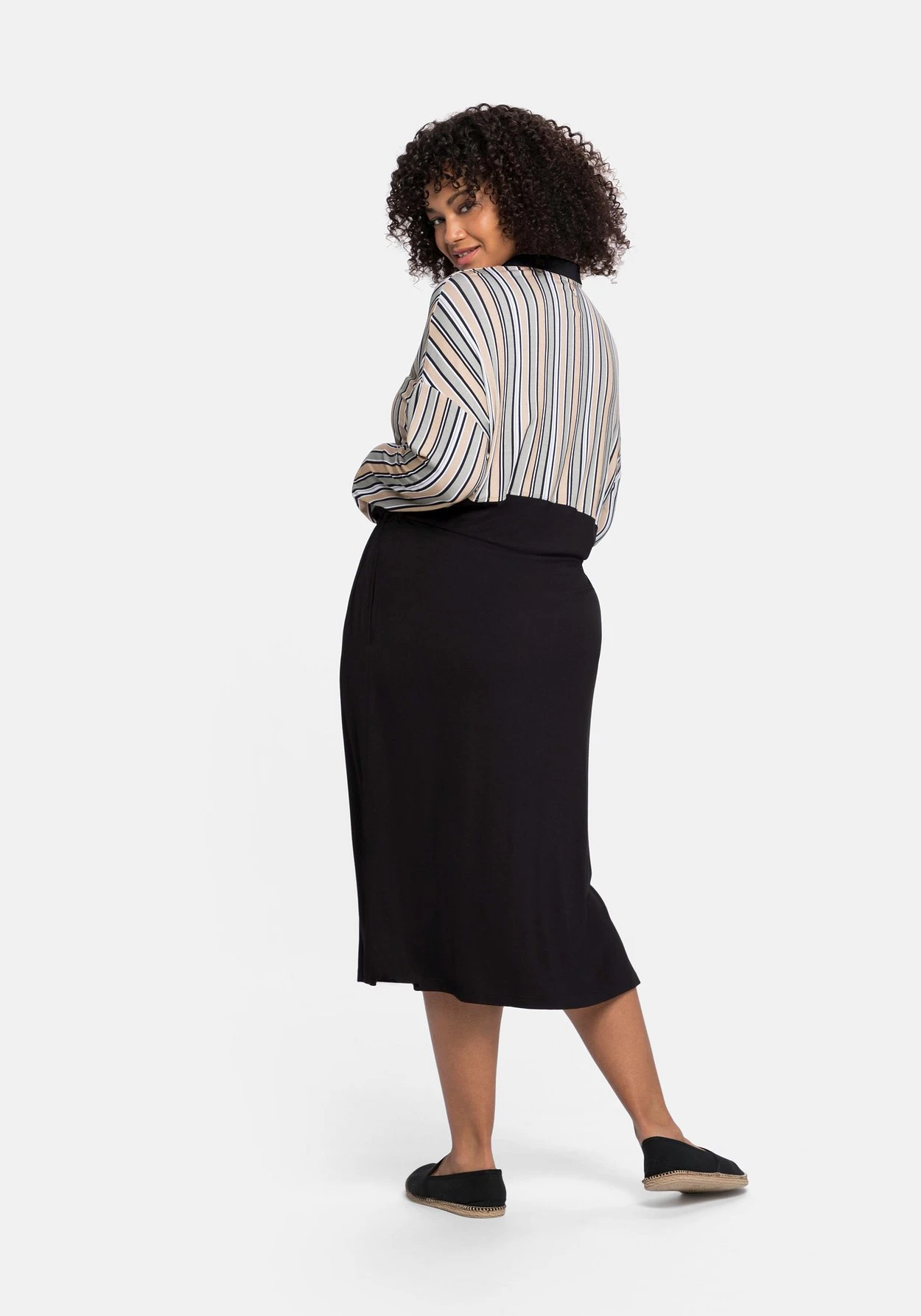 Sheego Blusenkleid Mit Knopfleiste Und Streifen 5 Sheego Blusenkleid Mit Knopfleiste Und Streifen – Bild 3