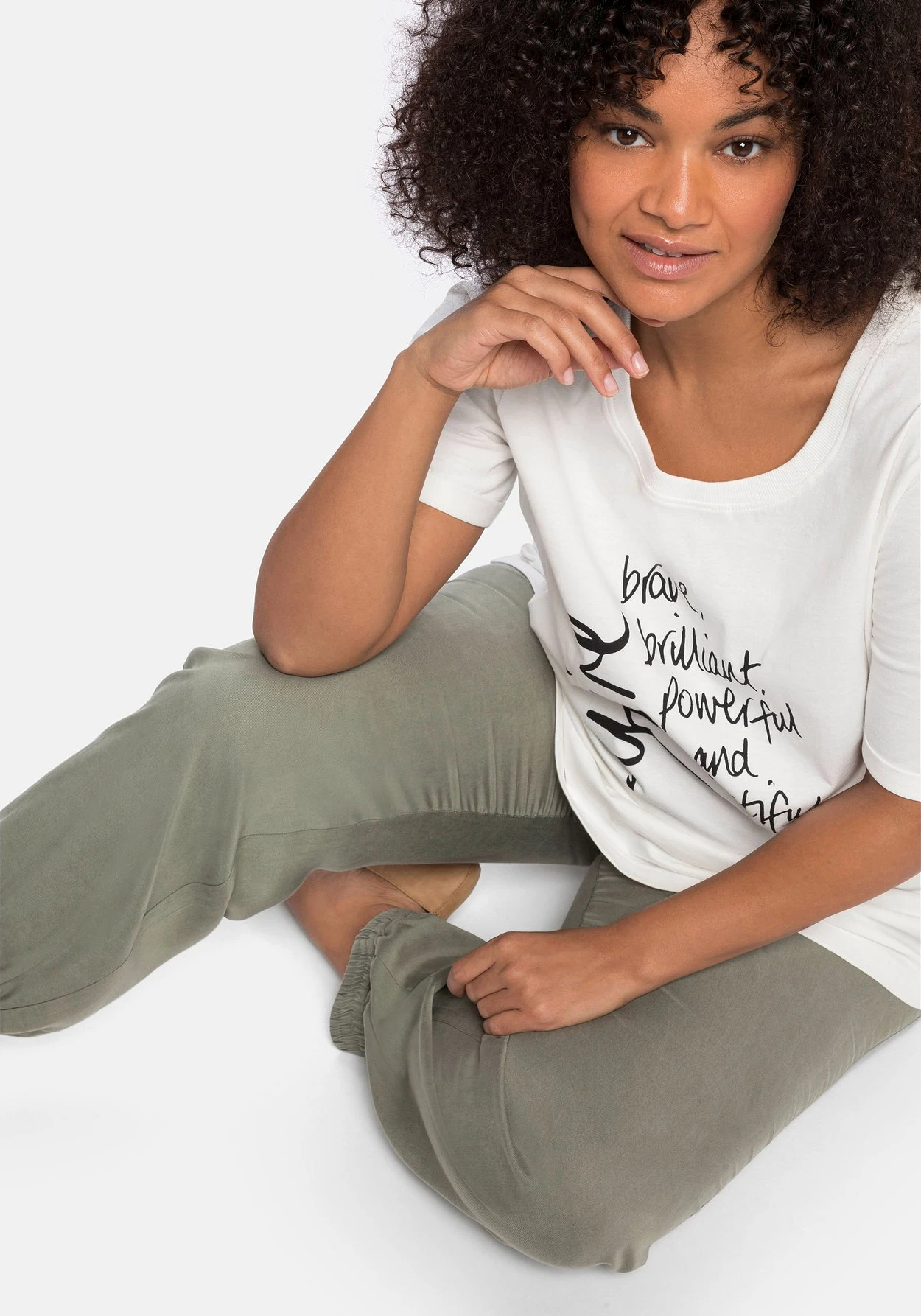 Sheego Joggpants Mit Goldfarbenen Details 10 Sheego Joggpants Mit Goldfarbenen Details – Bild 8