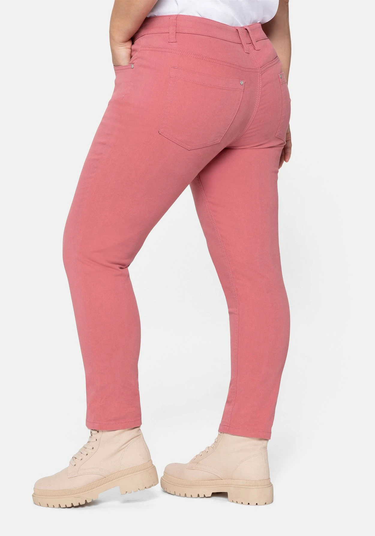 Schmale Twill-Hose In Samtig-weicher Qualität 4 Schmale Twill-Hose In Samtig-weicher Qualität – Bild 2