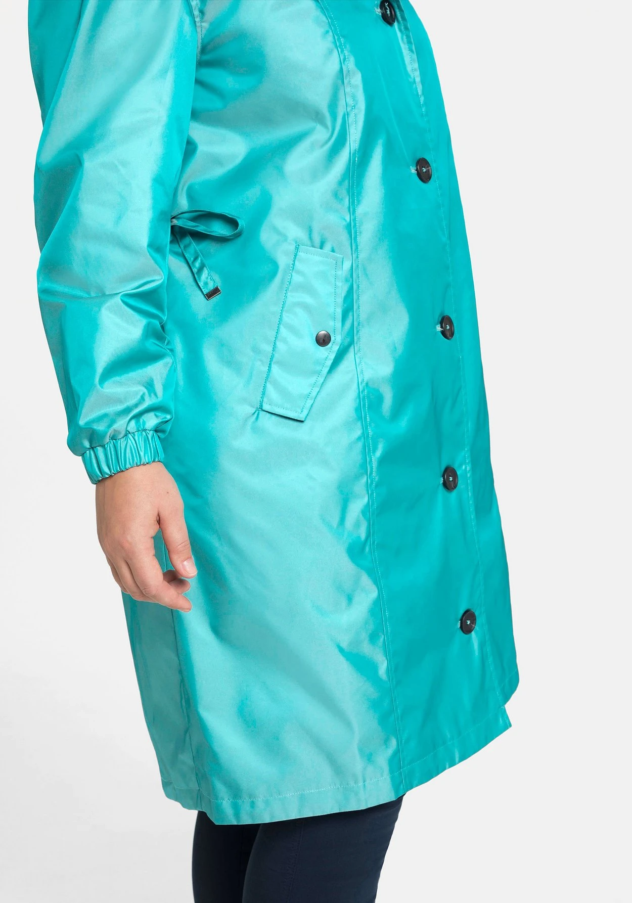 Sheego Übergangsmantel In Schimmernder Two-Tone-Optik 9 Sheego Übergangsmantel In Schimmernder Two-Tone-Optik – Bild 7