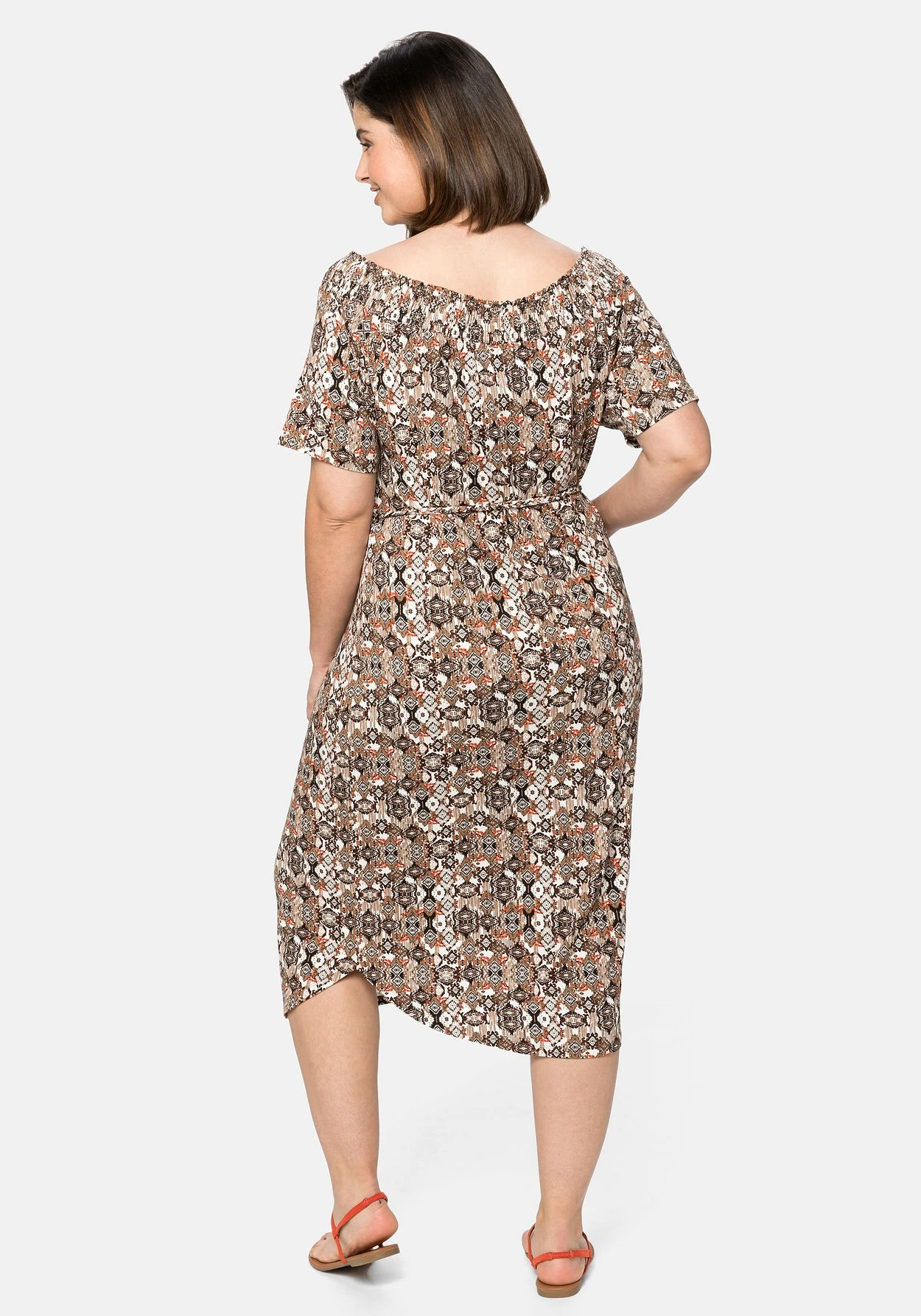 Sheego Strandkleid Mit Bindeband Und Carmenausschnitt 5 Sheego Strandkleid Mit Bindeband Und Carmenausschnitt – Bild 3