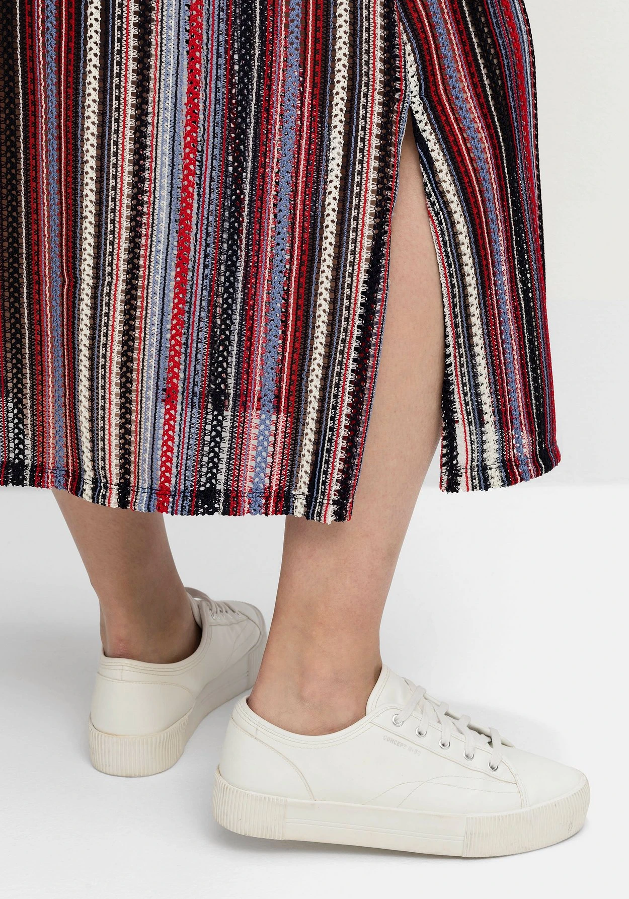 Sheego Maxikleidin Wickeloptik, Mit Unterkleid 7 Sheego Maxikleidin Wickeloptik, Mit Unterkleid – Bild 5