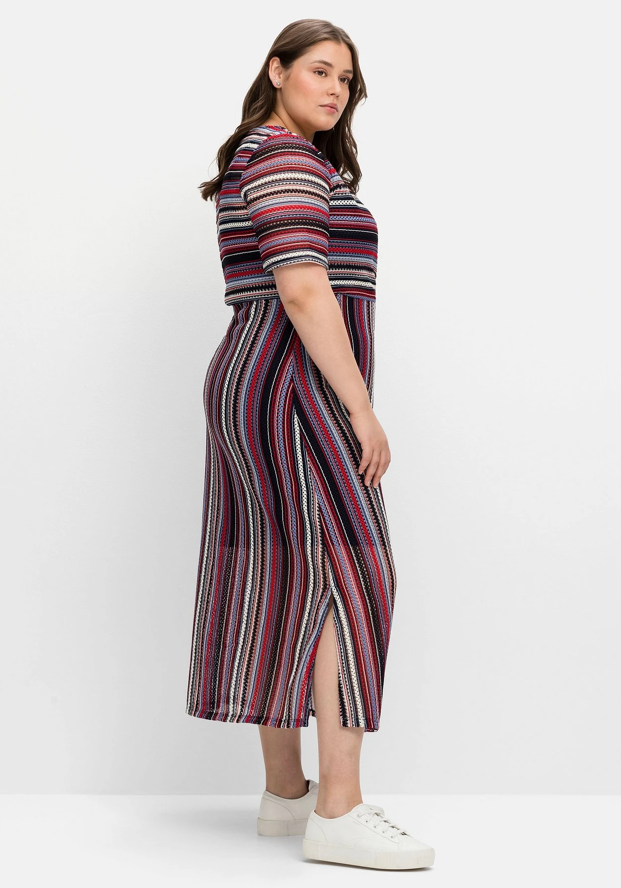 Sheego Maxikleidin Wickeloptik, Mit Unterkleid 4 Sheego Maxikleidin Wickeloptik, Mit Unterkleid – Bild 2