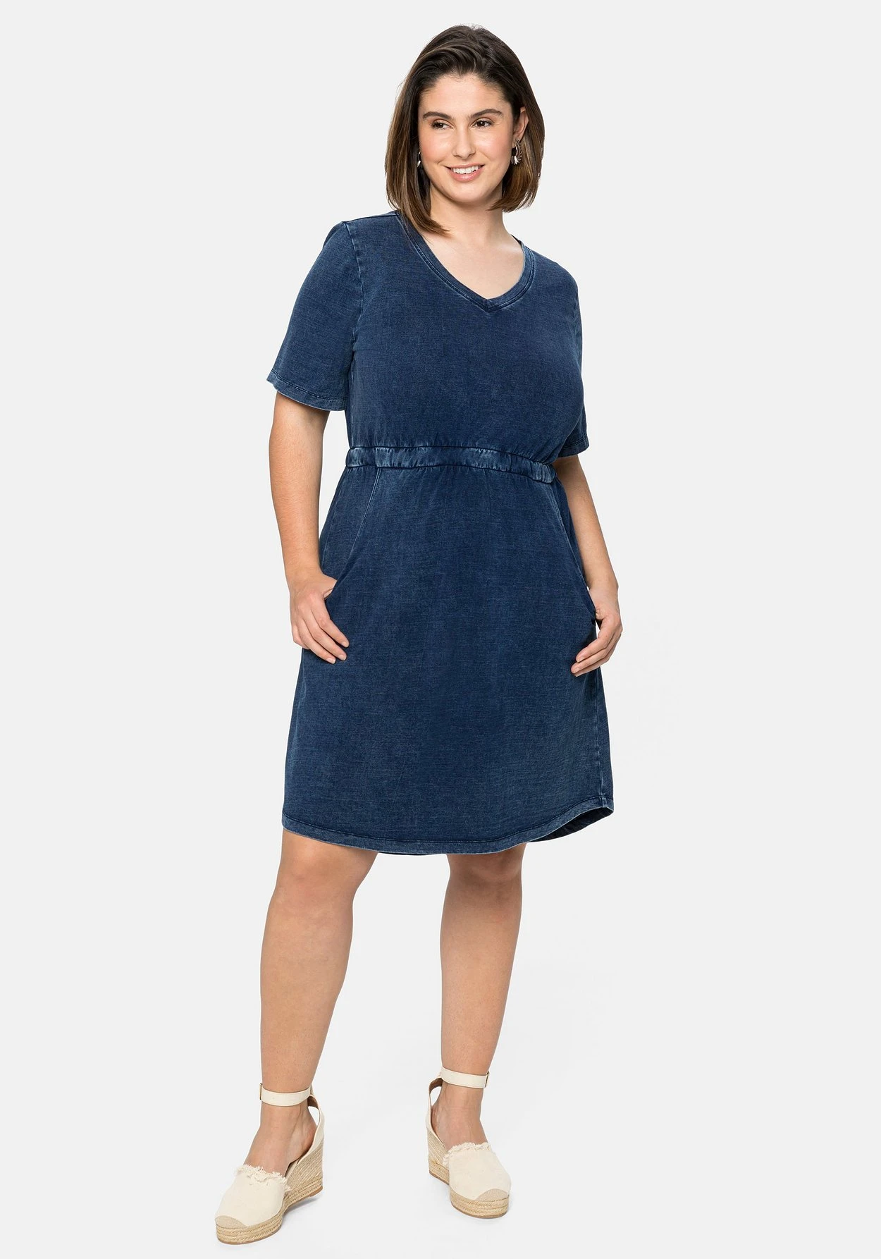 Sheego Jerseykleid In Denim-Optik, Mit Taillennaht 3 Sheego Jerseykleid In Denim-Optik, Mit Taillennaht