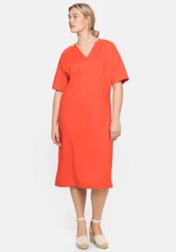 Sheego Shirtkleid Mit Gesmoktem V-Ausschnitt 13 Sheego Shirtkleid Mit Gesmoktem V-Ausschnitt -Sheego Verkaufsgeschäft 14375601756 04BGV 01 SH