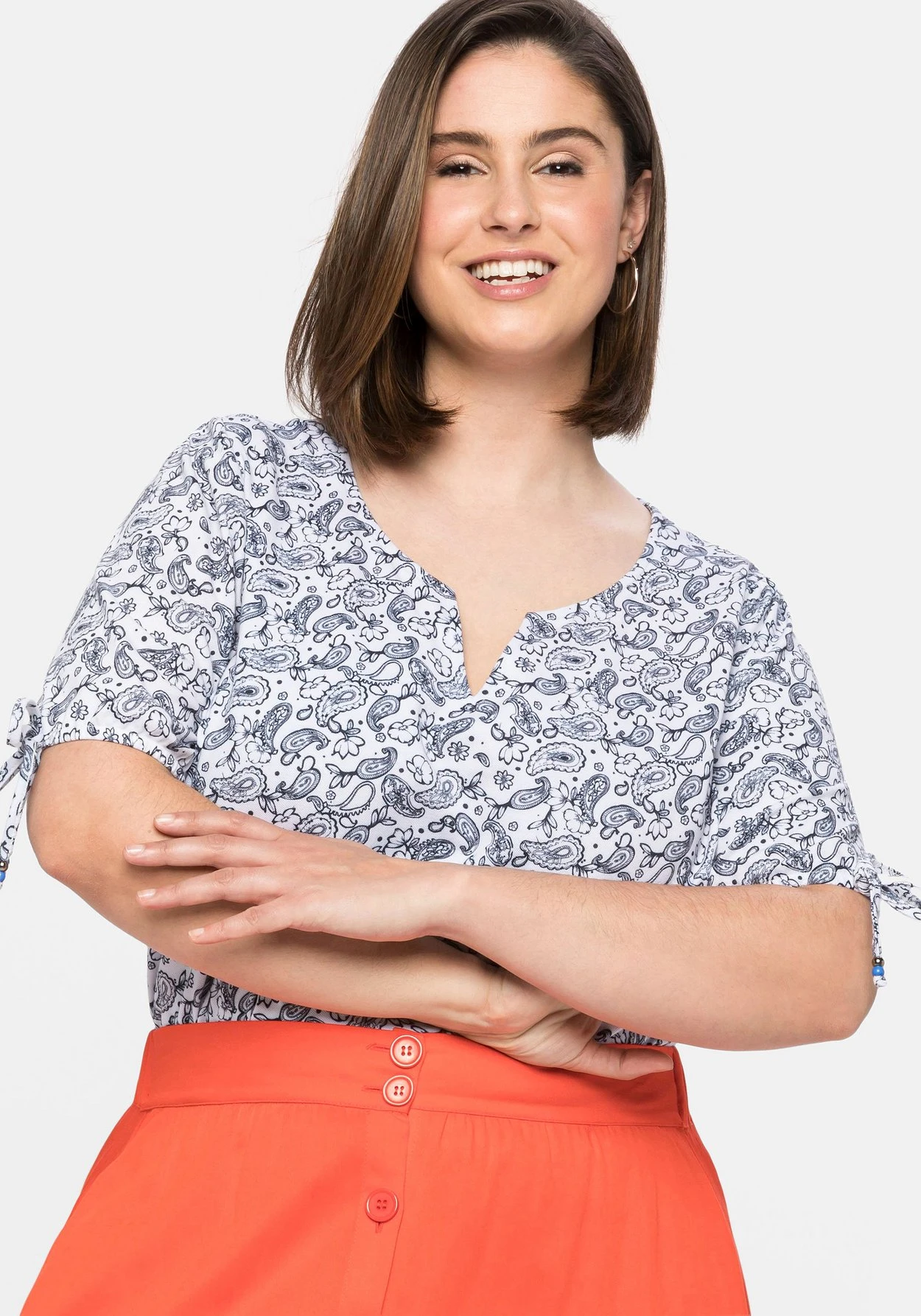 Sheego Shirt Mit Paisleydruck Und Bindeband Am Arm 8 Sheego Shirt Mit Paisleydruck Und Bindeband Am Arm – Bild 6