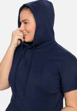 Sheego Shirtkleid Mit Kapuze Und Kängurutasche 12 Sheego Shirtkleid Mit Kapuze Und Kängurutasche -Sheego Verkaufsgeschäft 14389500018 04BB7 02 SH