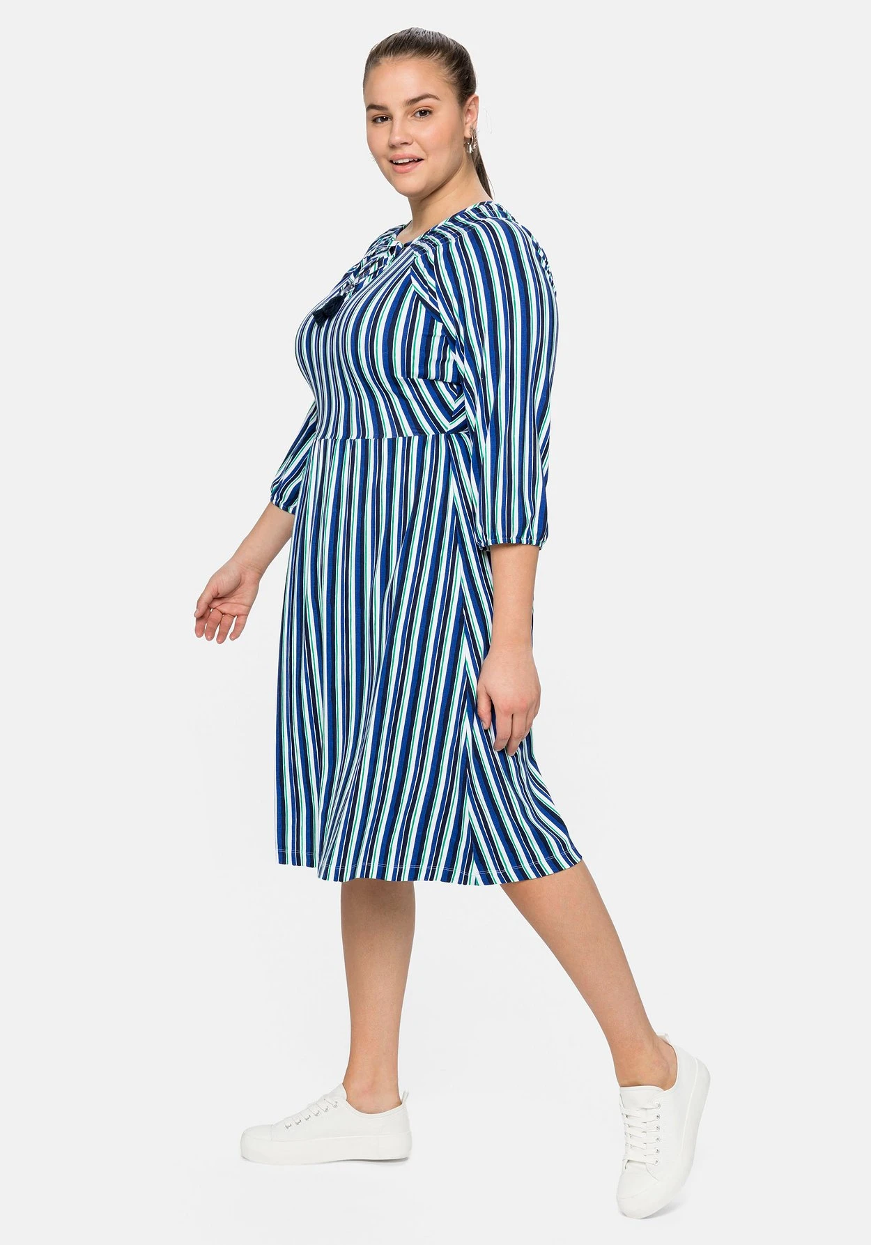 Sheego Jerseykleid Mit Streifen, Bindeband Am Ausschnitt 4 Sheego Jerseykleid Mit Streifen, Bindeband Am Ausschnitt – Bild 2