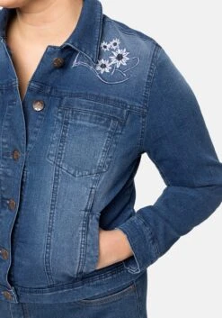 Sheego Kurze Jeansjacke Mit Trachten-Stickereien 12 Sheego Kurze Jeansjacke Mit Trachten-Stickereien -Sheego Verkaufsgeschäft 14401000053 04AQO 00 SH