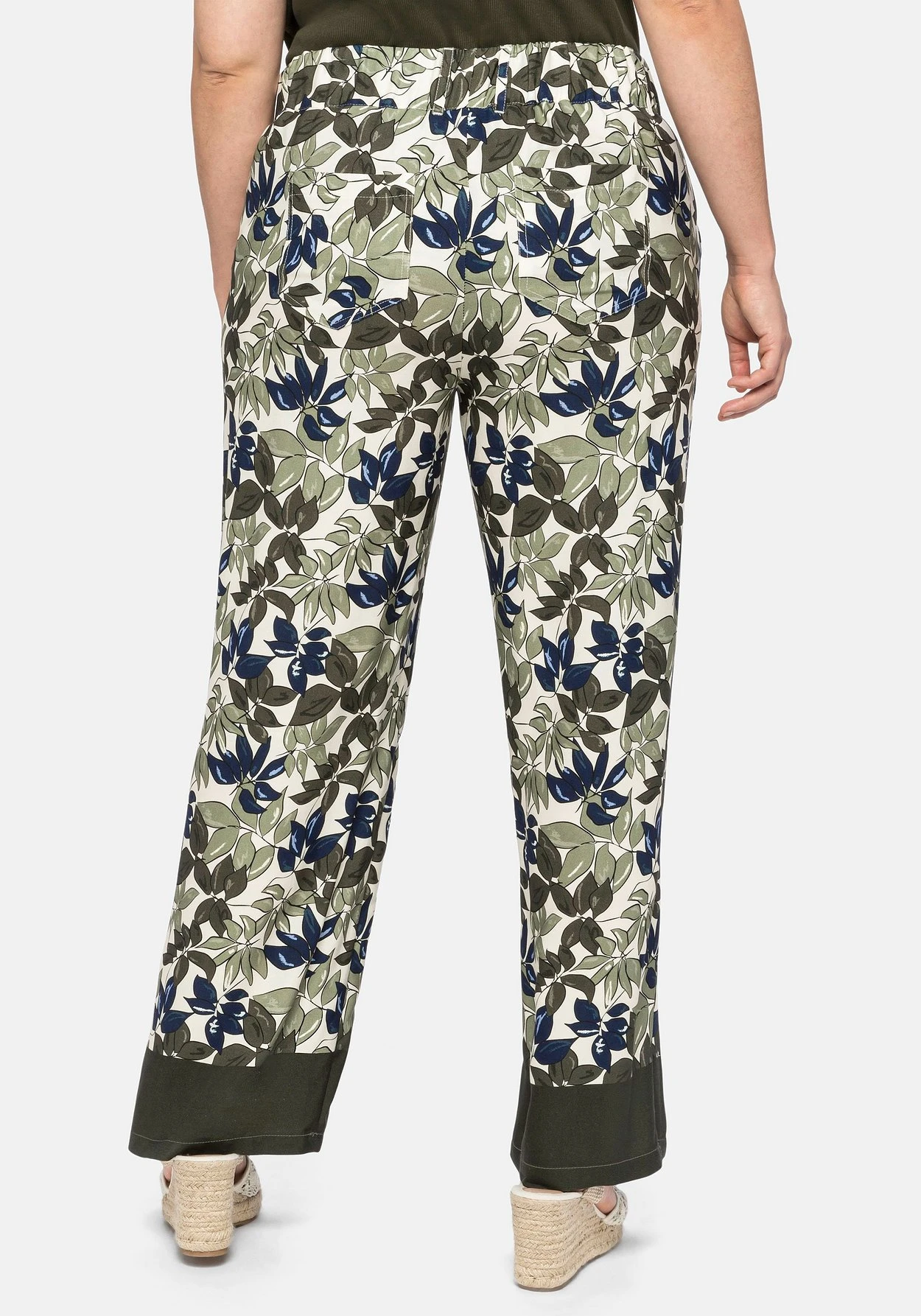 Sheego Weite Hose Mit Alloverdruck Und Schlupfbund 5 Sheego Weite Hose Mit Alloverdruck Und Schlupfbund – Bild 3