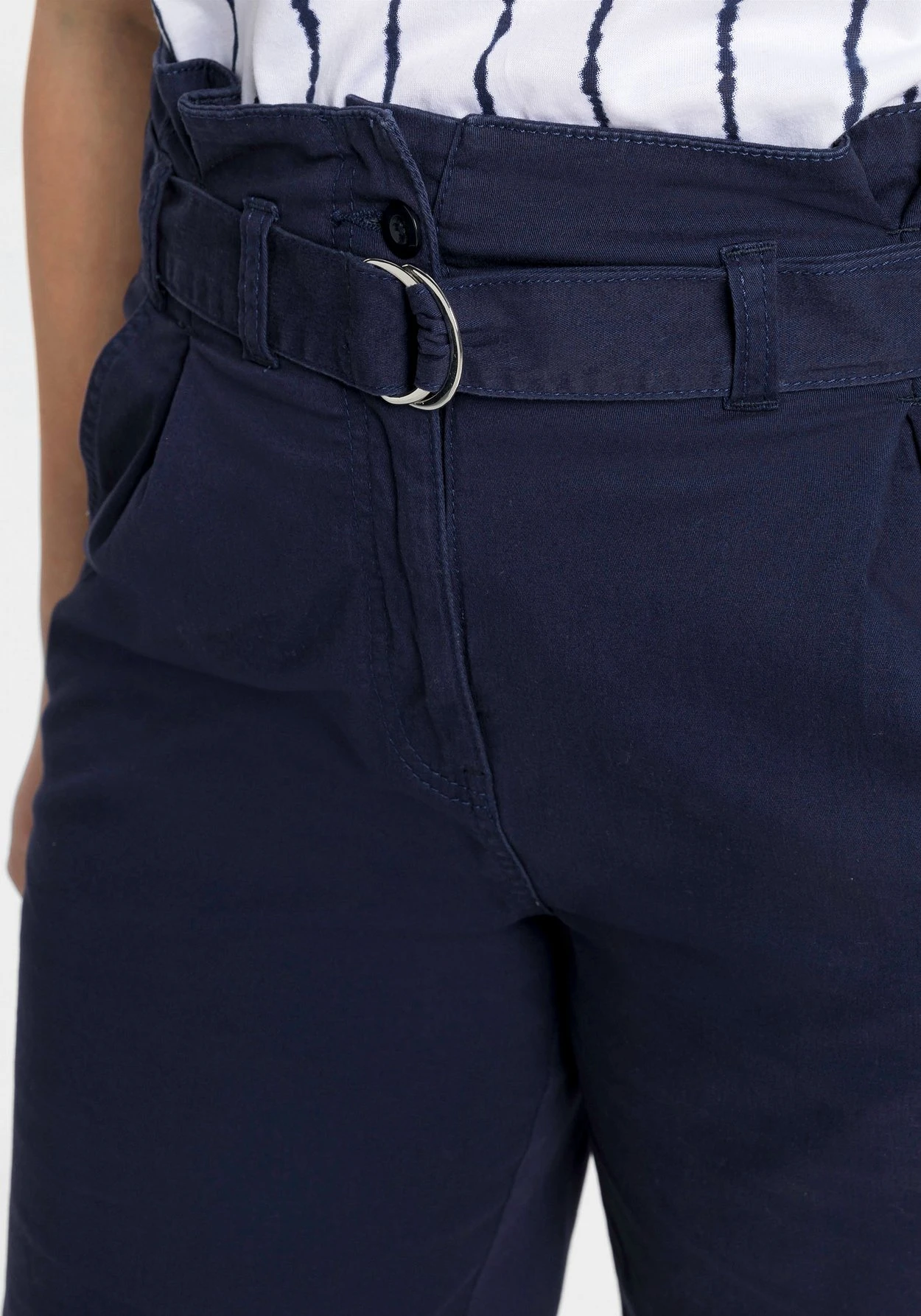 Sheego Twill-Bermudas Mit High-Waist-Bund Und Gürtel 9 Sheego Twill-Bermudas Mit High-Waist-Bund Und Gürtel – Bild 7