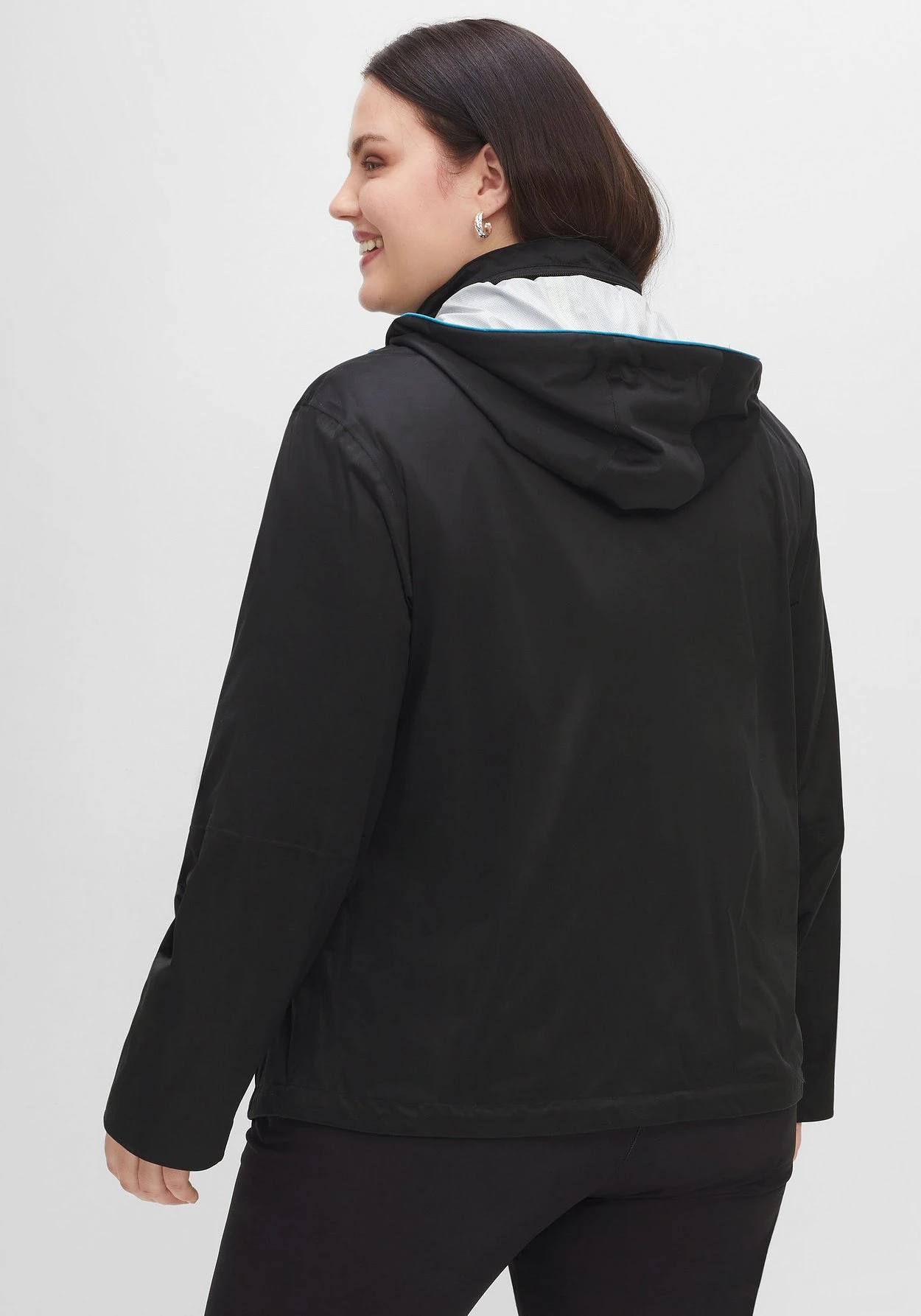 Sheego Sport Regenjacke Mit Verstaubarer Kapuze 4 Sheego Sport Regenjacke Mit Verstaubarer Kapuze – Bild 2