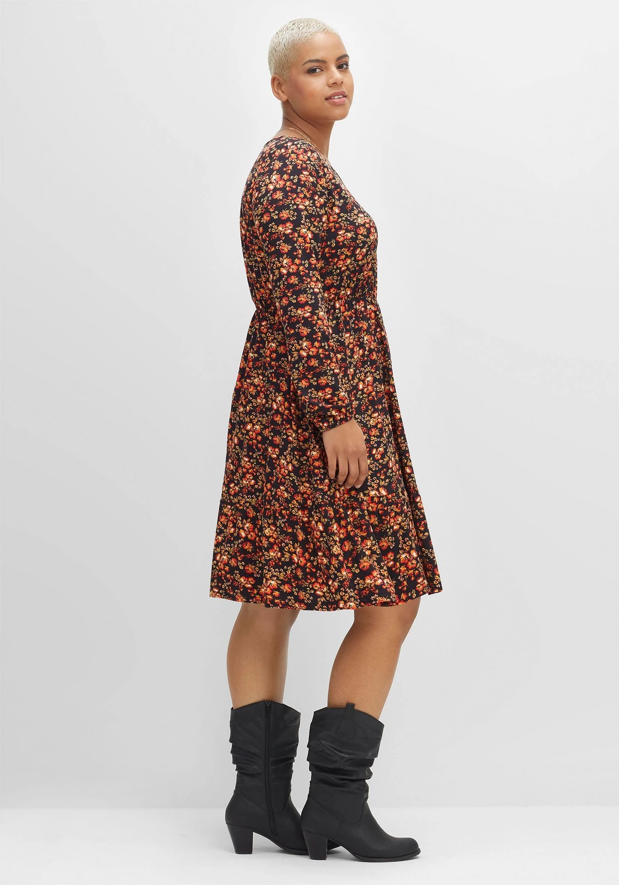 Knielanges Jerseykleid Mit Blumenprint 4 Knielanges Jerseykleid Mit Blumenprint – Bild 2