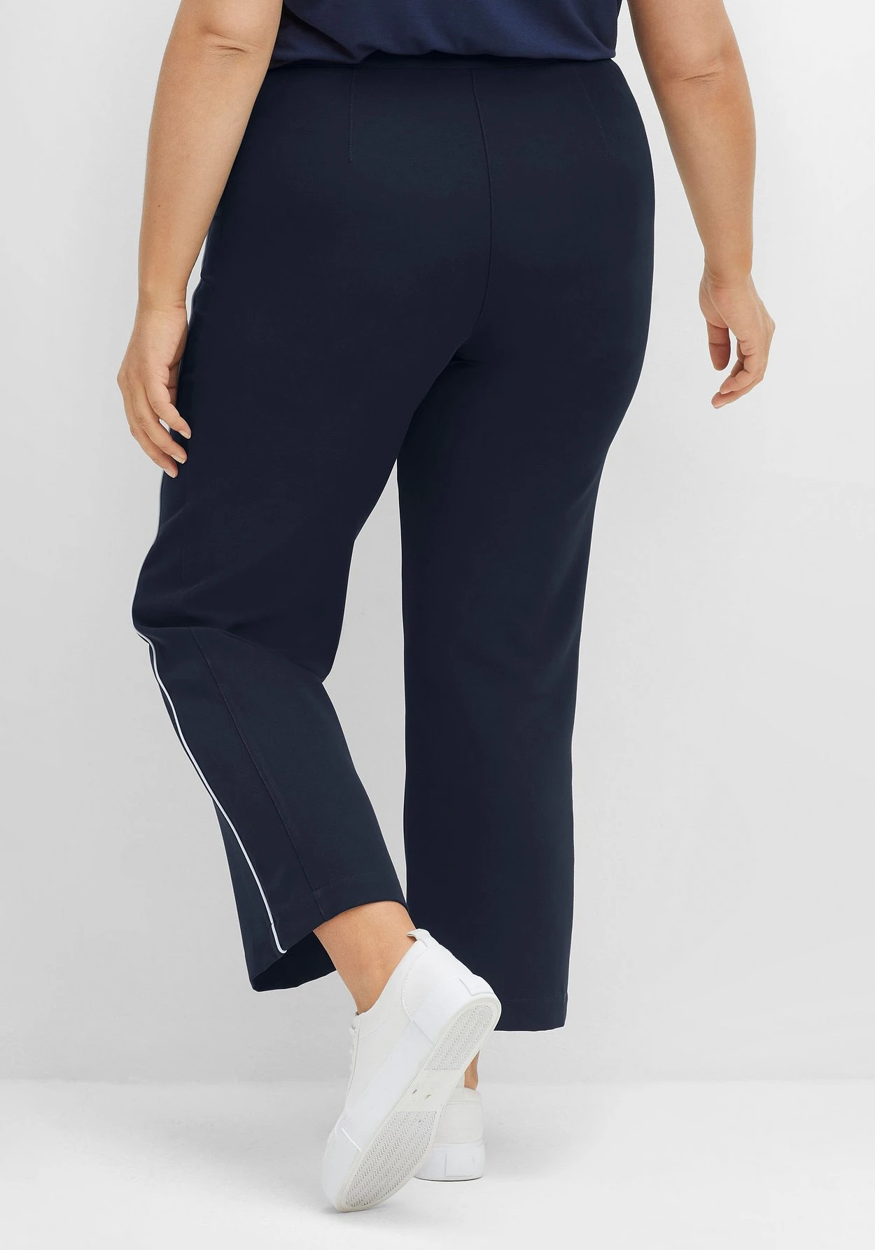 Sheego Gerade Hose Mit Seitlichem Kontrastpiping 5 Sheego Gerade Hose Mit Seitlichem Kontrastpiping – Bild 3