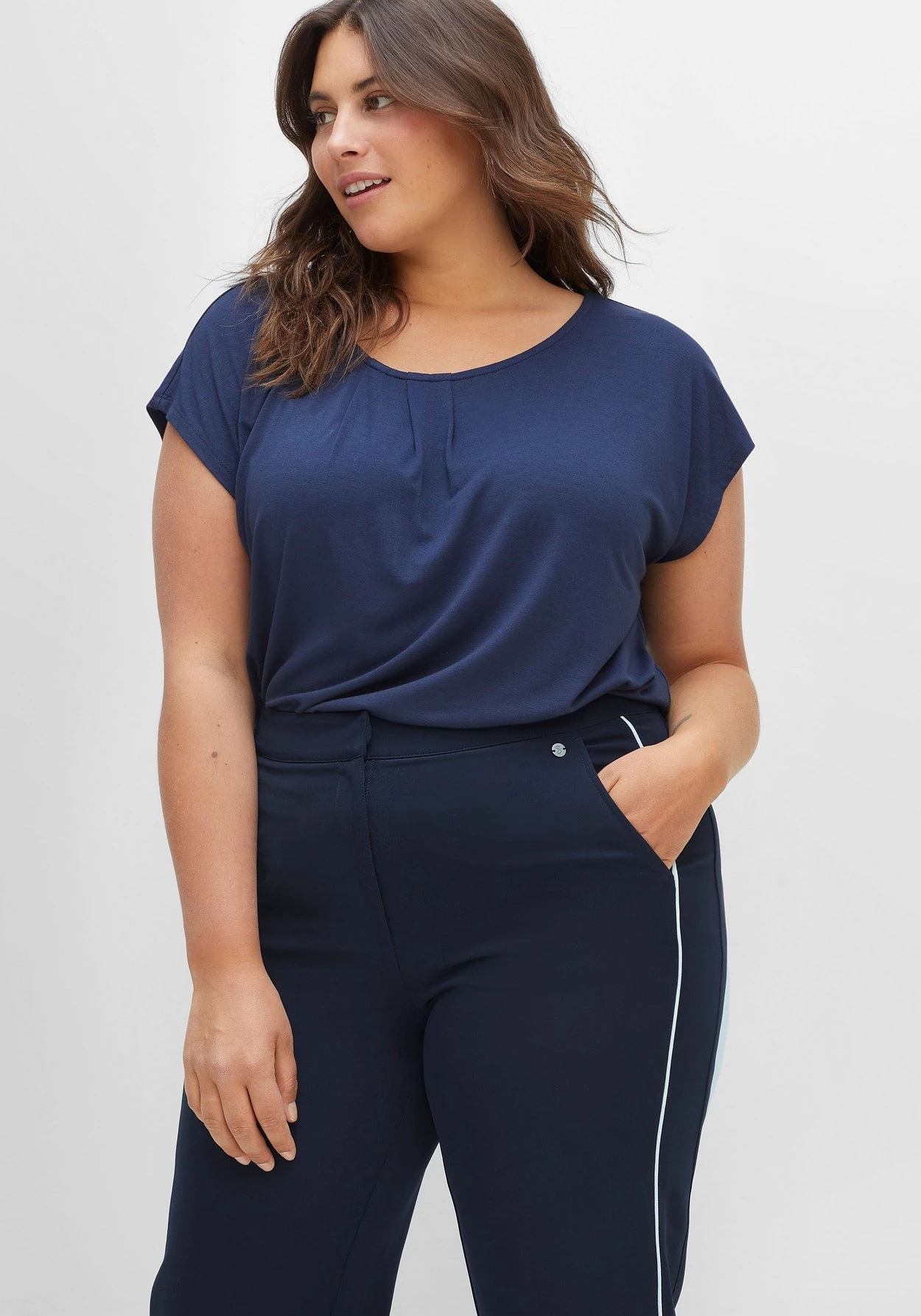 Sheego Gerade Hose Mit Seitlichem Kontrastpiping 10 Sheego Gerade Hose Mit Seitlichem Kontrastpiping – Bild 8