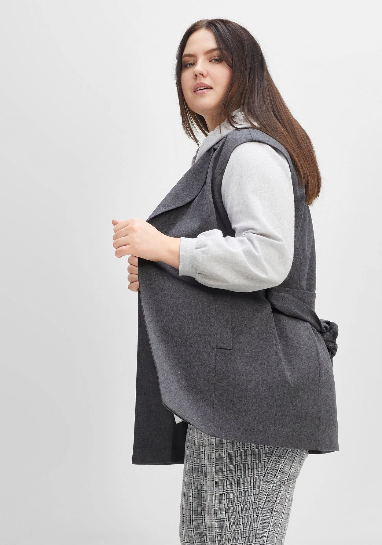 Sheego Longweste Mit Reverskragen Und Bindegürtel 4 Sheego Longweste Mit Reverskragen Und Bindegürtel – Bild 2