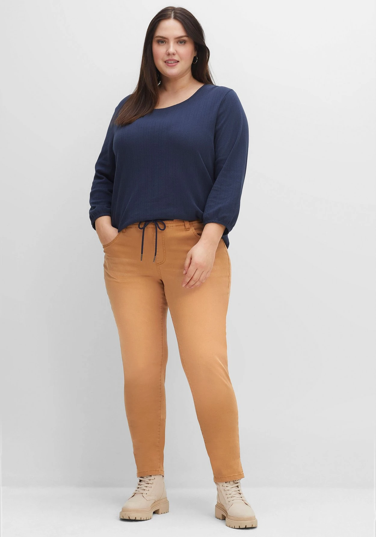 Sheego Schmale Colored- Jeans Mit Schlupfbund 7 Sheego Schmale Colored- Jeans Mit Schlupfbund – Bild 5