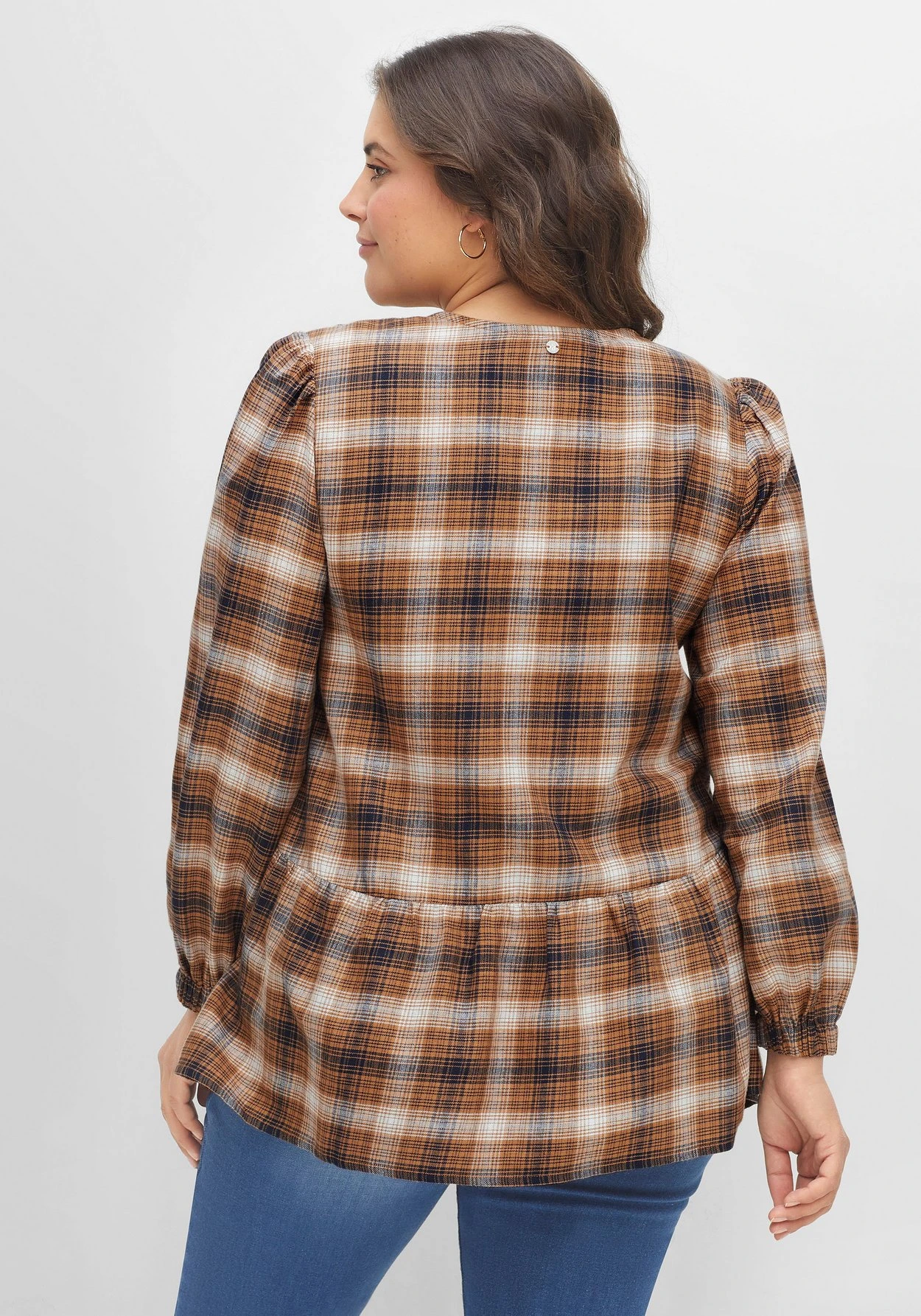 Sheego Karierte Bluse In A-Linie, Mit Schößchen 4 Sheego Karierte Bluse In A-Linie, Mit Schößchen – Bild 2