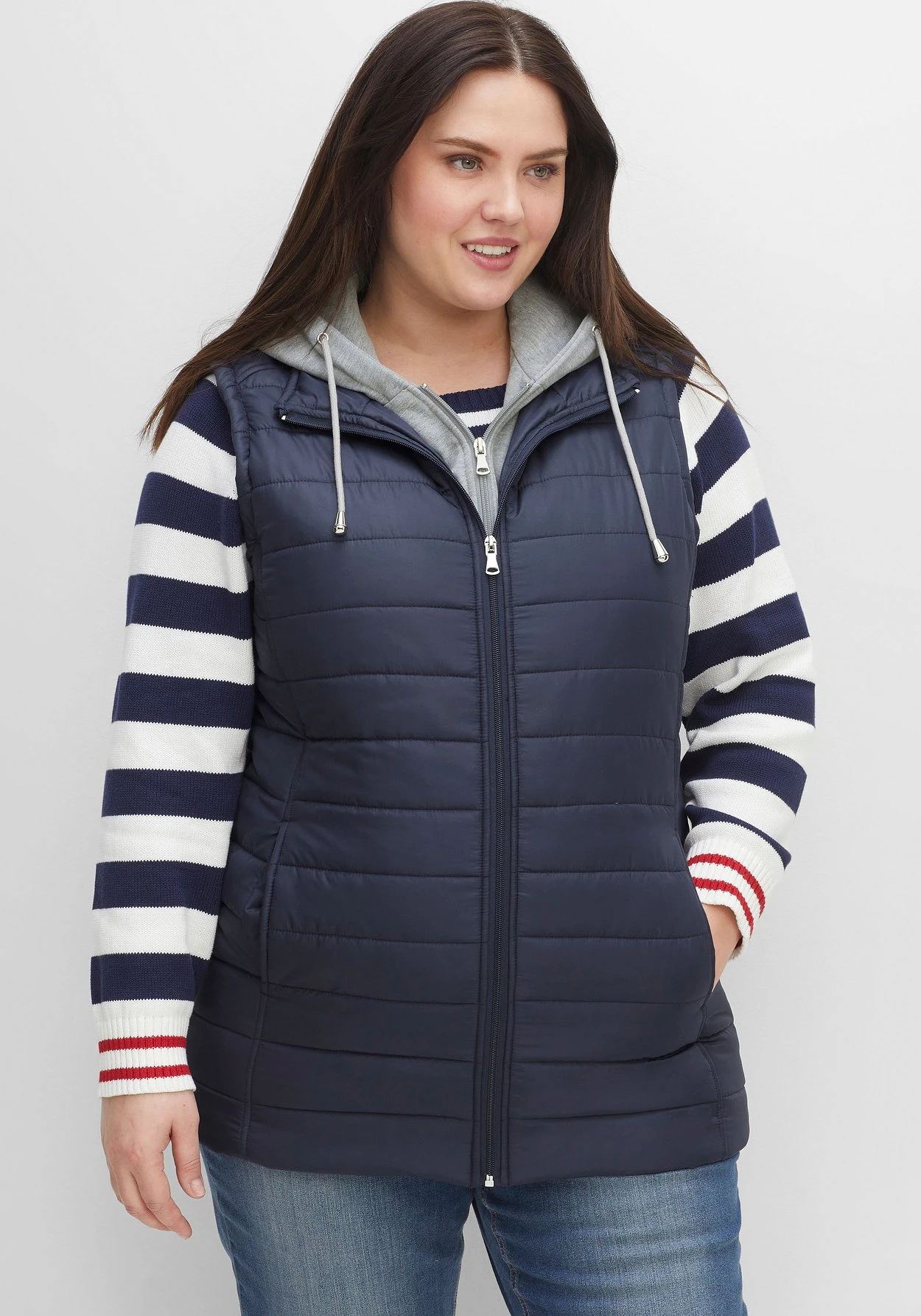 Sheego Steppweste In 2-in-1-Optik, Mit Einsatz Aus Sweat 3 Sheego Steppweste In 2-in-1-Optik, Mit Einsatz Aus Sweat