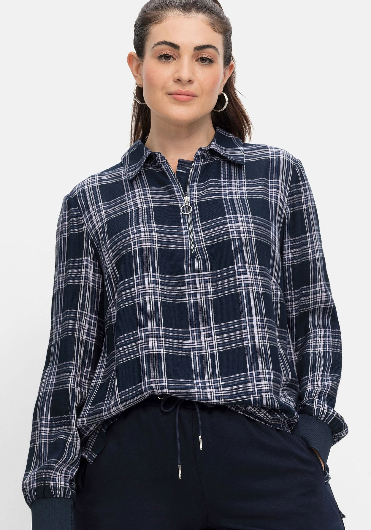 Sheego Karierte Tunika Mit Hemdkragen Und Reißverschluss 8 Sheego Karierte Tunika Mit Hemdkragen Und Reißverschluss – Bild 6