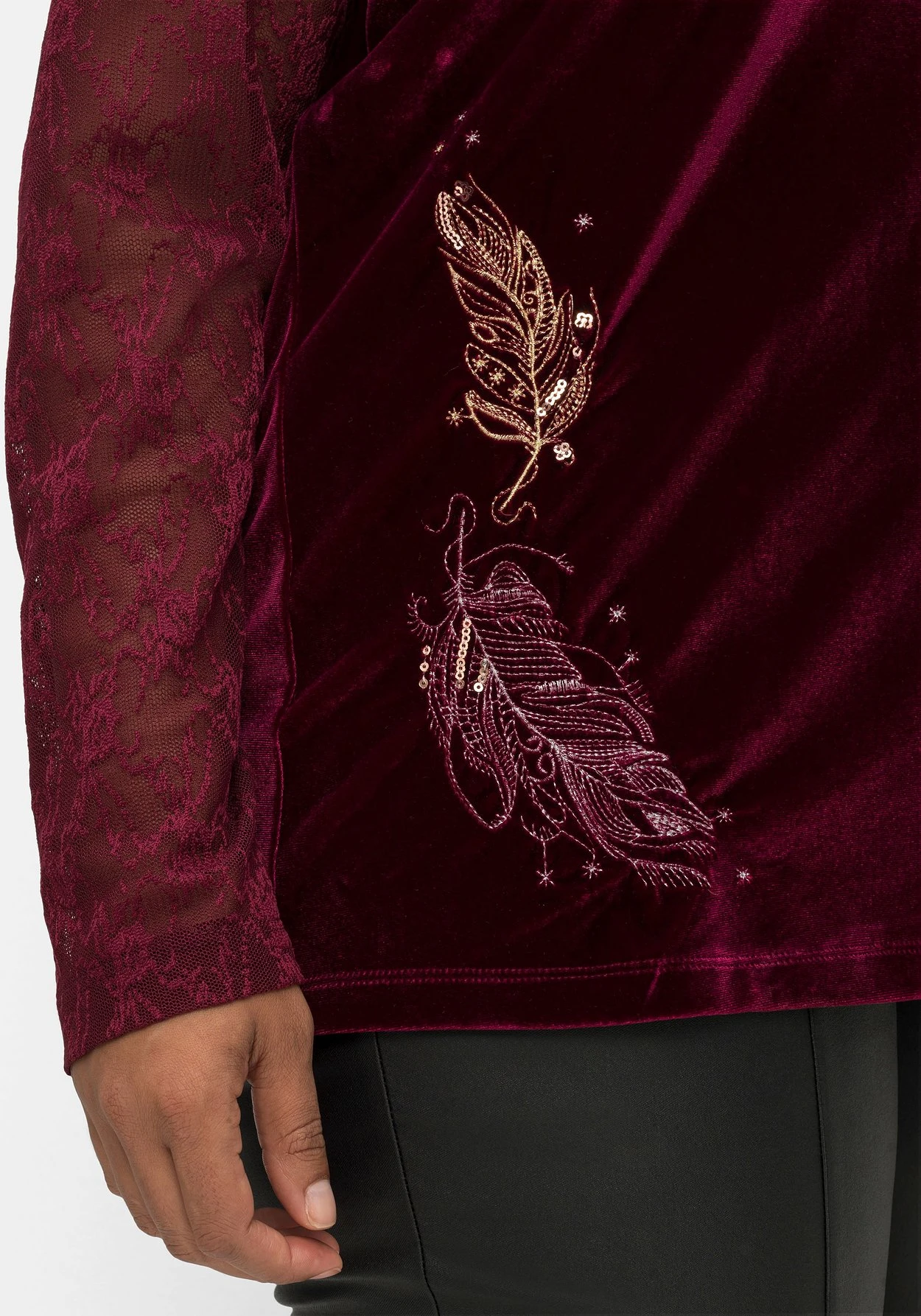 Langarmshirt Mit Herzausschnitt, Spitze Und Samt 7 Langarmshirt Mit Herzausschnitt, Spitze Und Samt – Bild 5