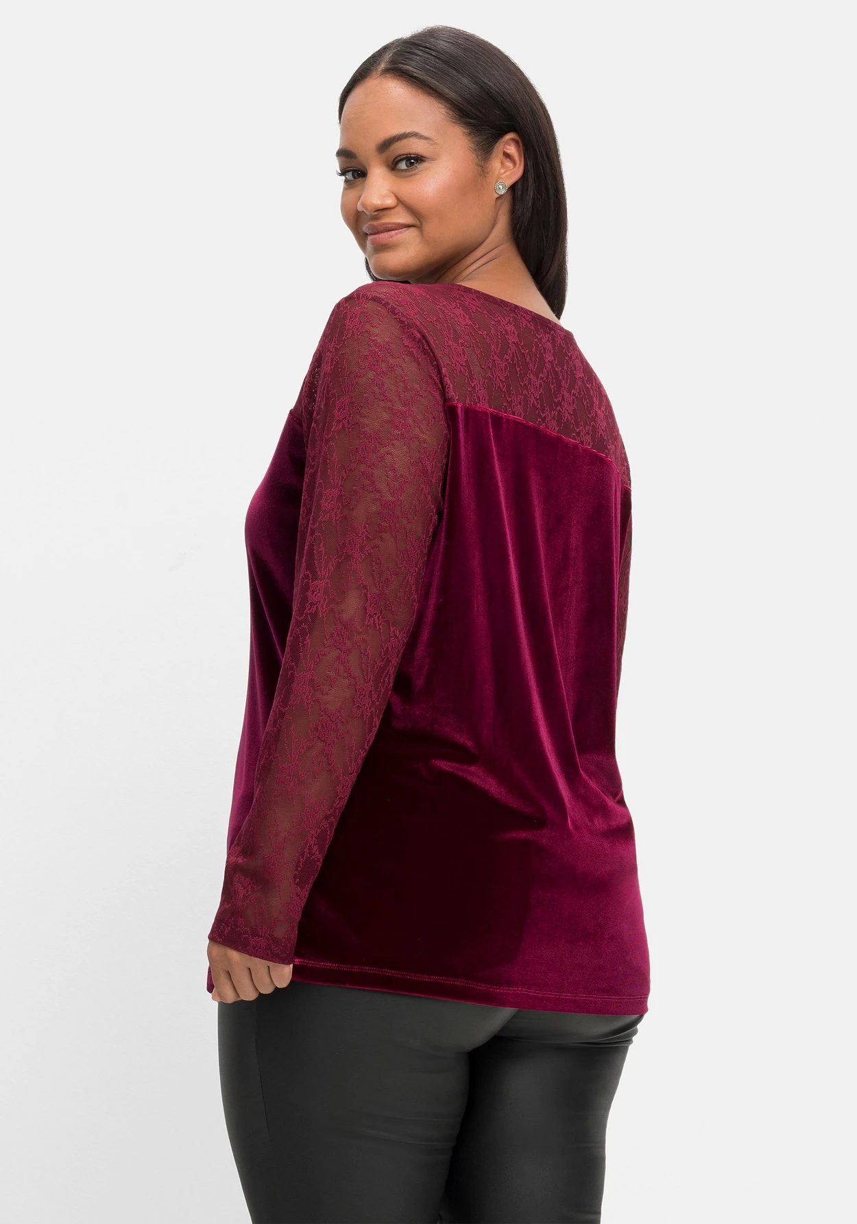 Langarmshirt Mit Herzausschnitt, Spitze Und Samt 4 Langarmshirt Mit Herzausschnitt, Spitze Und Samt – Bild 2