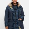 Outdoorjacke Mit Kapuze Und Femininen Details 1 Outdoorjacke Mit Kapuze Und Femininen Details -Sheego Verkaufsgeschäft 14579900035 04IXR 02 SH