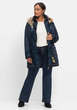 Outdoorjacke Mit Kapuze Und Femininen Details 11 Outdoorjacke Mit Kapuze Und Femininen Details -Sheego Verkaufsgeschäft 14579900035 04IXS 02 SH